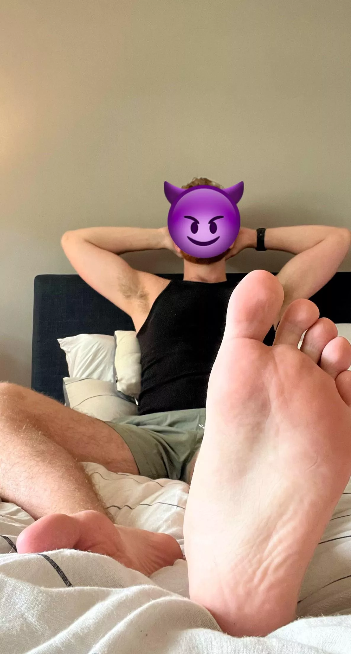 Pits and feet who wants a lick ðŸ‘…