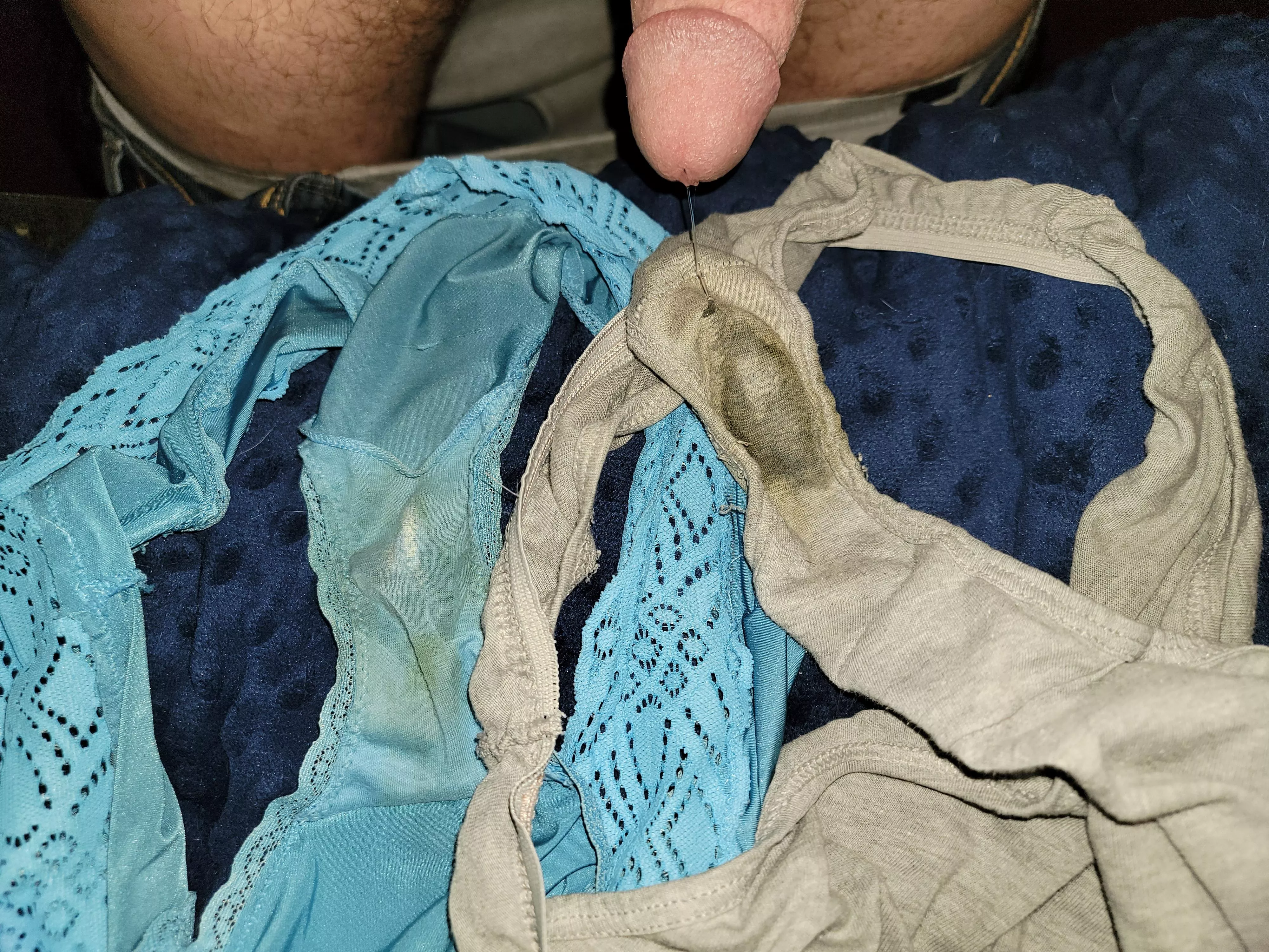 Playing with wife's smelly dirty panties