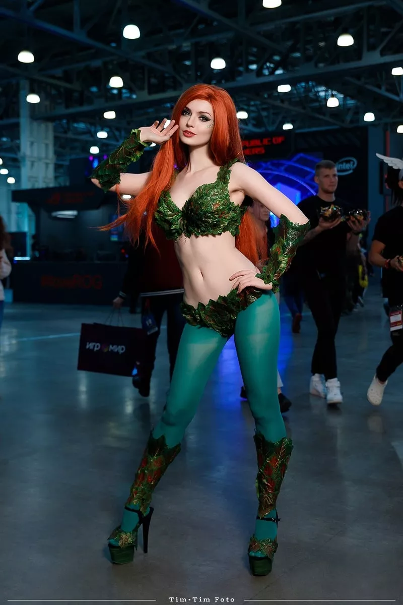 Poison Ivy by MightyRaccoon