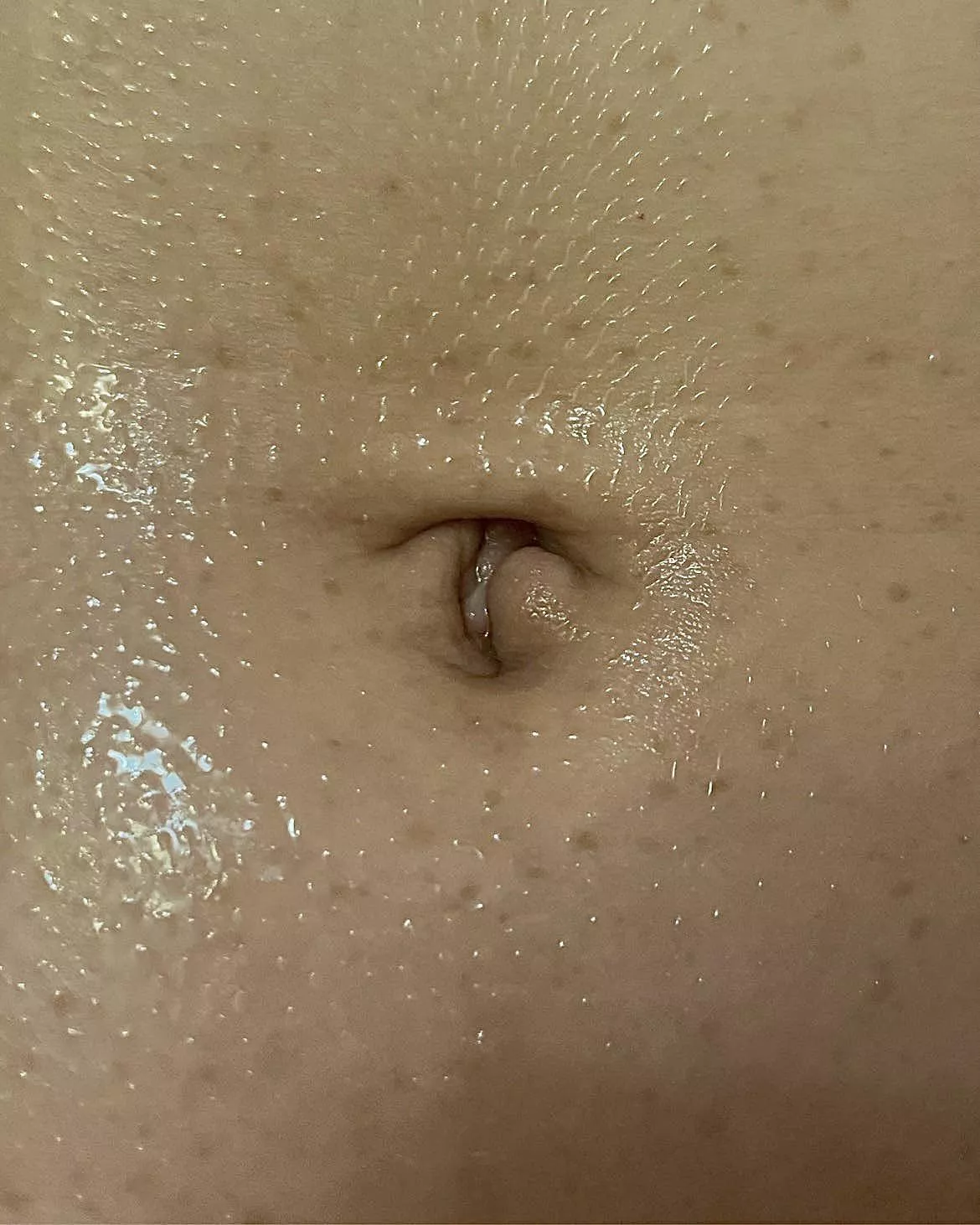 Post shower belly button 😋