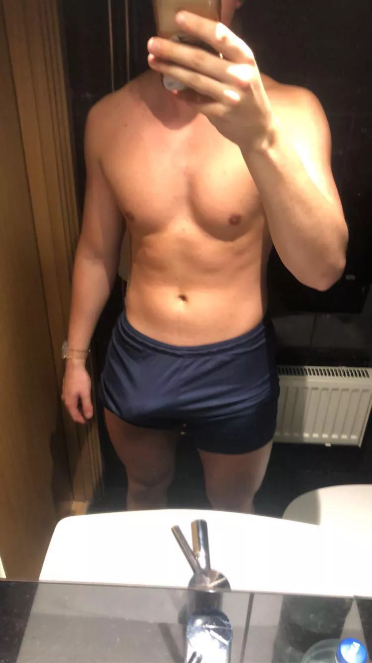 Post-workout cock outline ;)