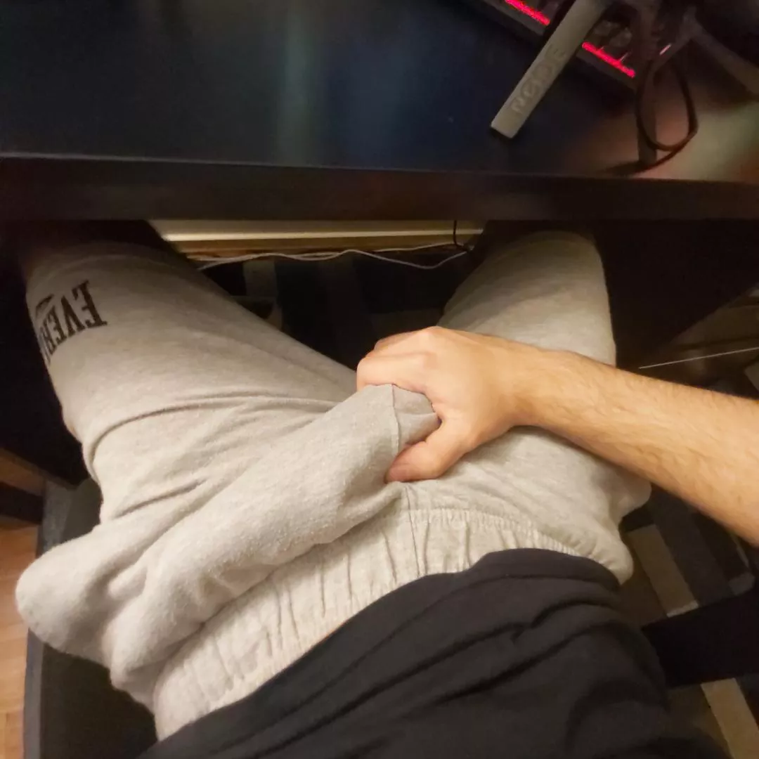 pov: i tell you to get to work under the desk ðŸ˜