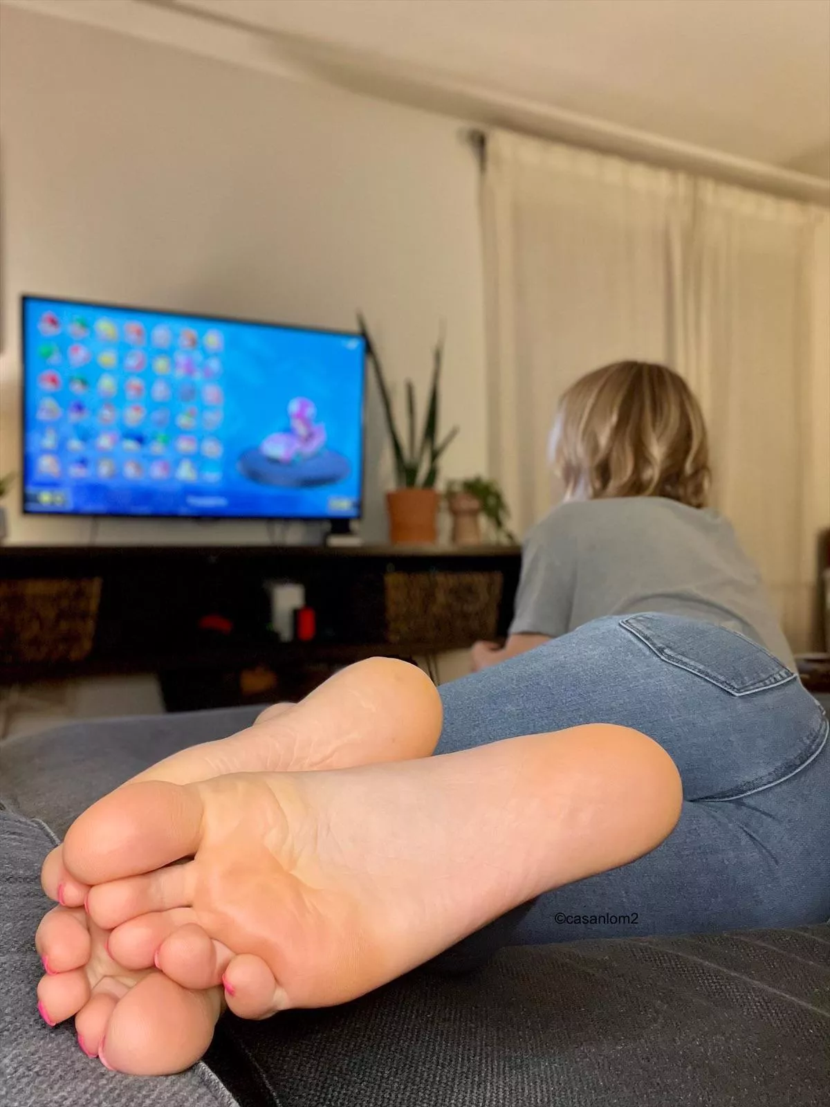 POV: my feet are in your lap while we play Mario Kart 😝