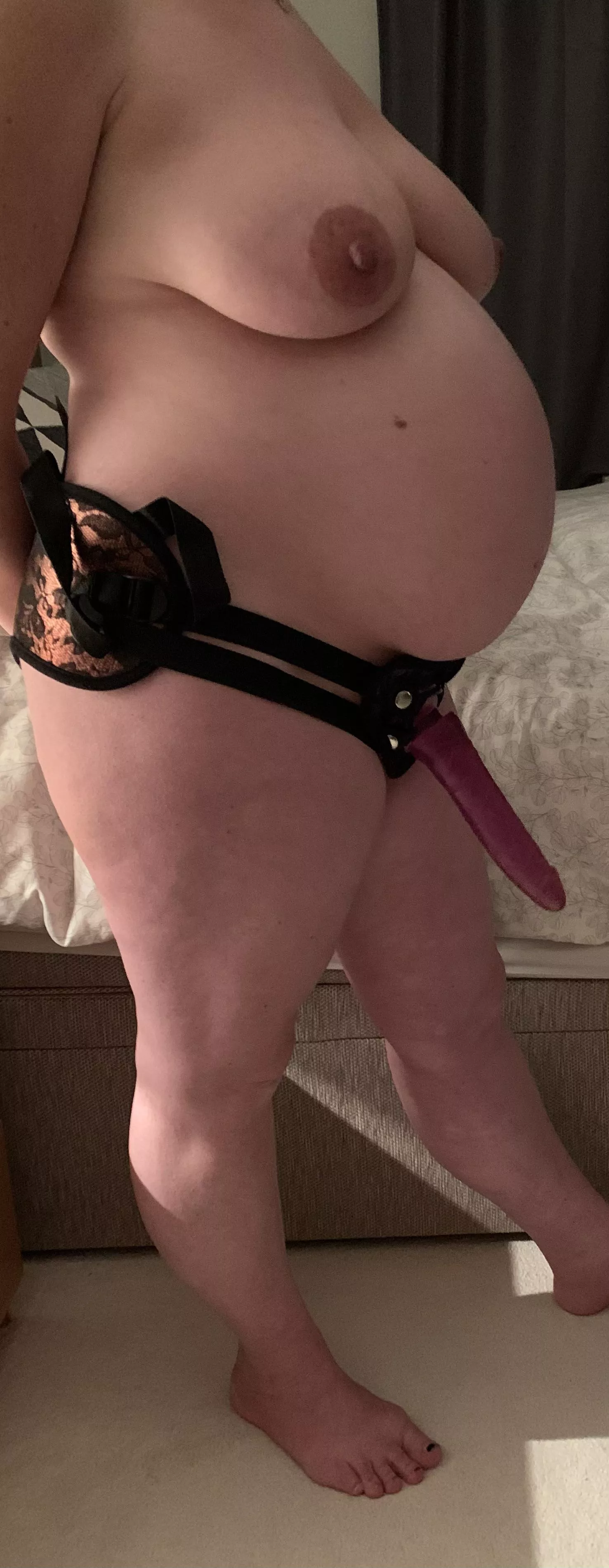 Pregnant wife ready to peg!