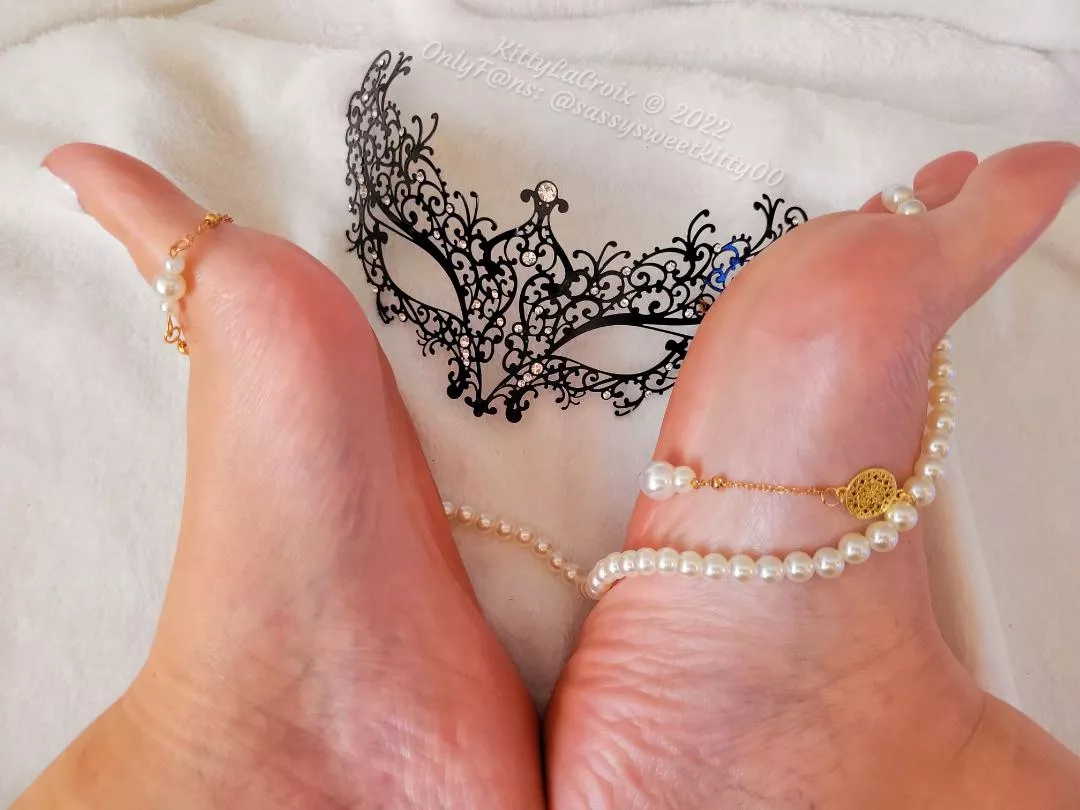 Pretty pearls for pretty feet . . .