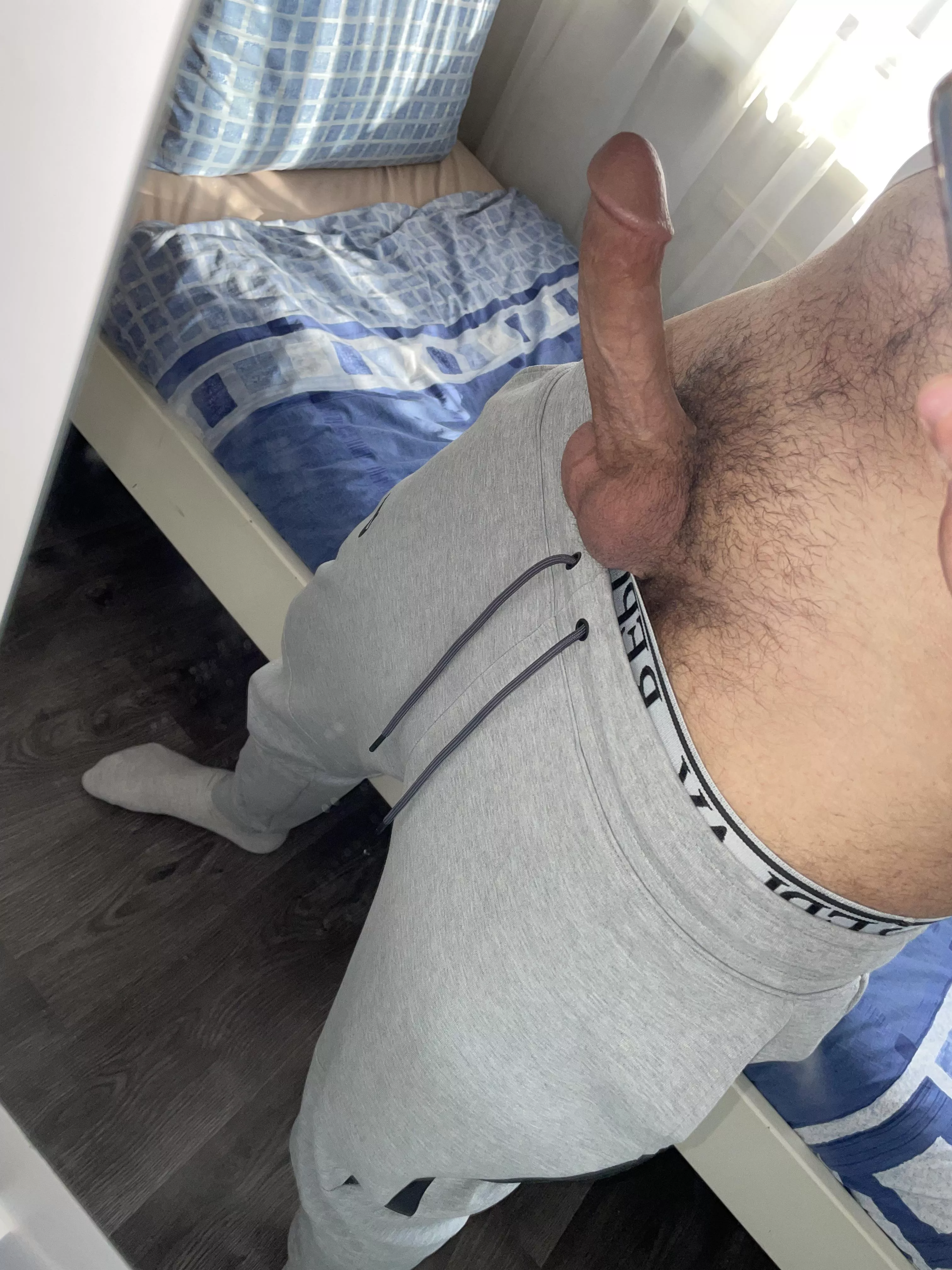 Rate my big Moroccan dick 👇🏽