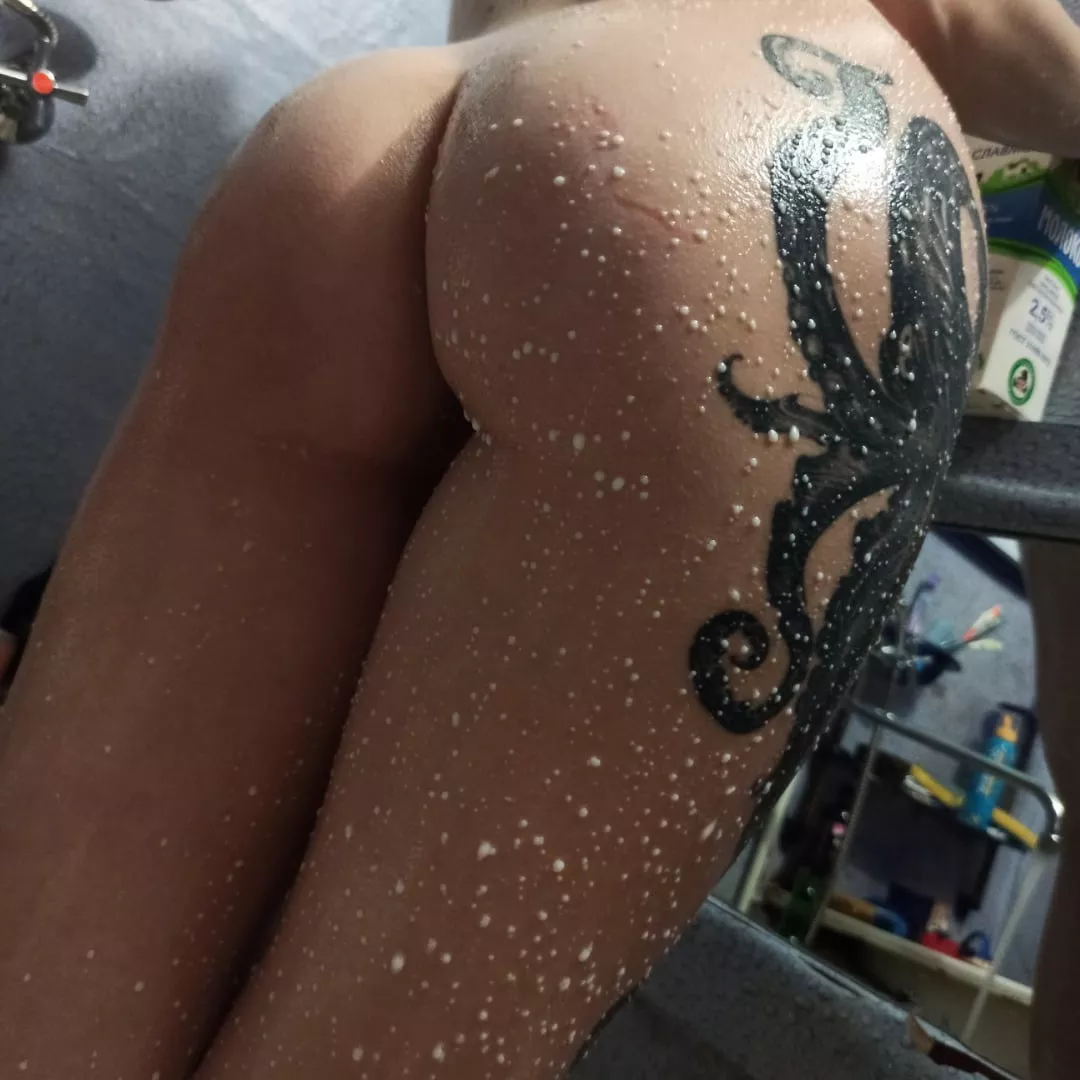 rate my butt or tell me your favorite pizza topping