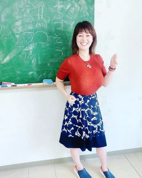 Real Japanese School Teacher SUPER Can't Hide