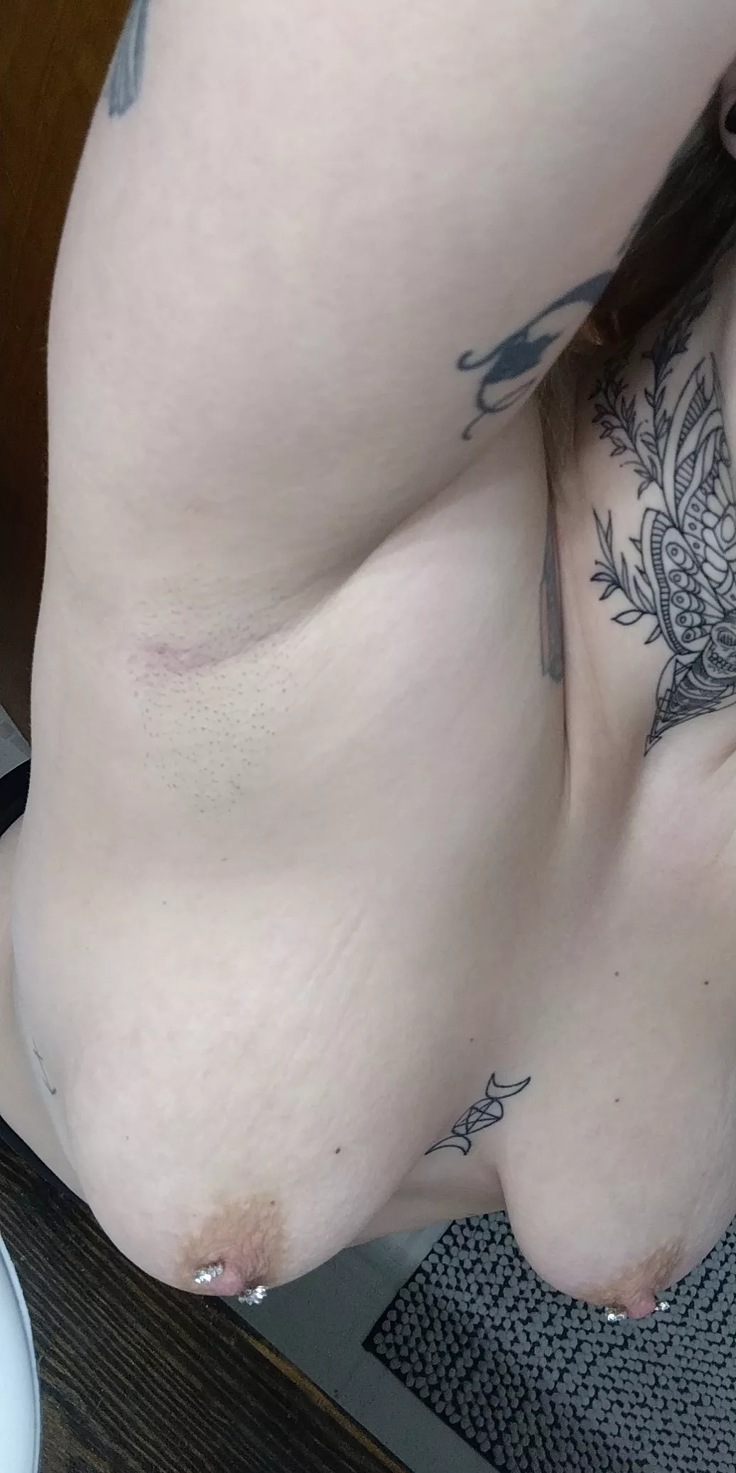 recently discovered I'm a slut for my pits being licked!