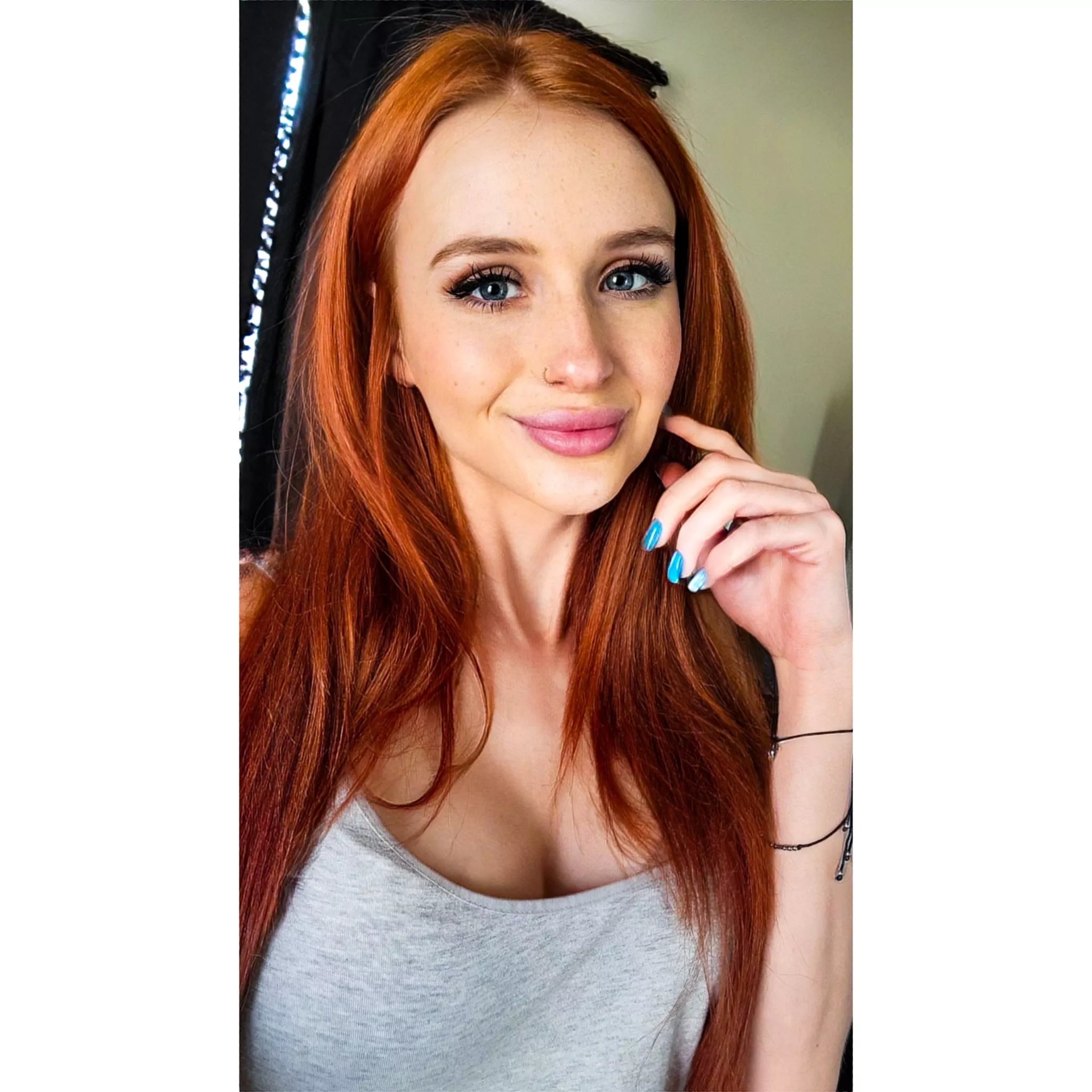 red hair âœ”ï¸ freckles âœ”ï¸ [F]