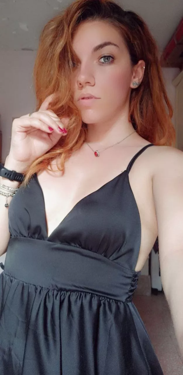 [Reddit] This Is My Beautiful And Innocent Girlfriend: Would You Turn Her Into A Slut, By Sending Me Horny Captions, Tributes Or Photoshopping Her? DM Me With Results For More Pictures...