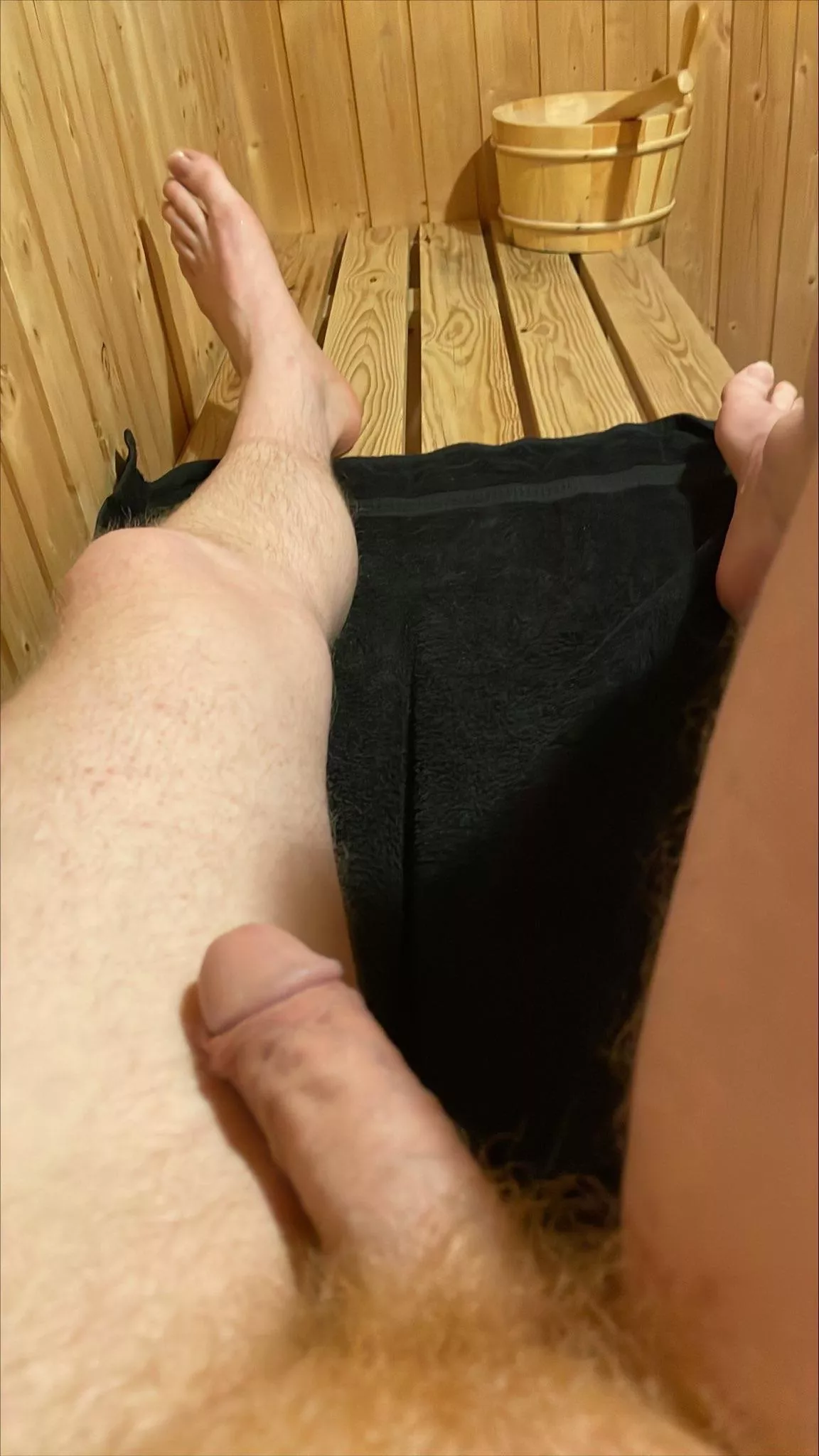 Relaxing in the sauna 🤭