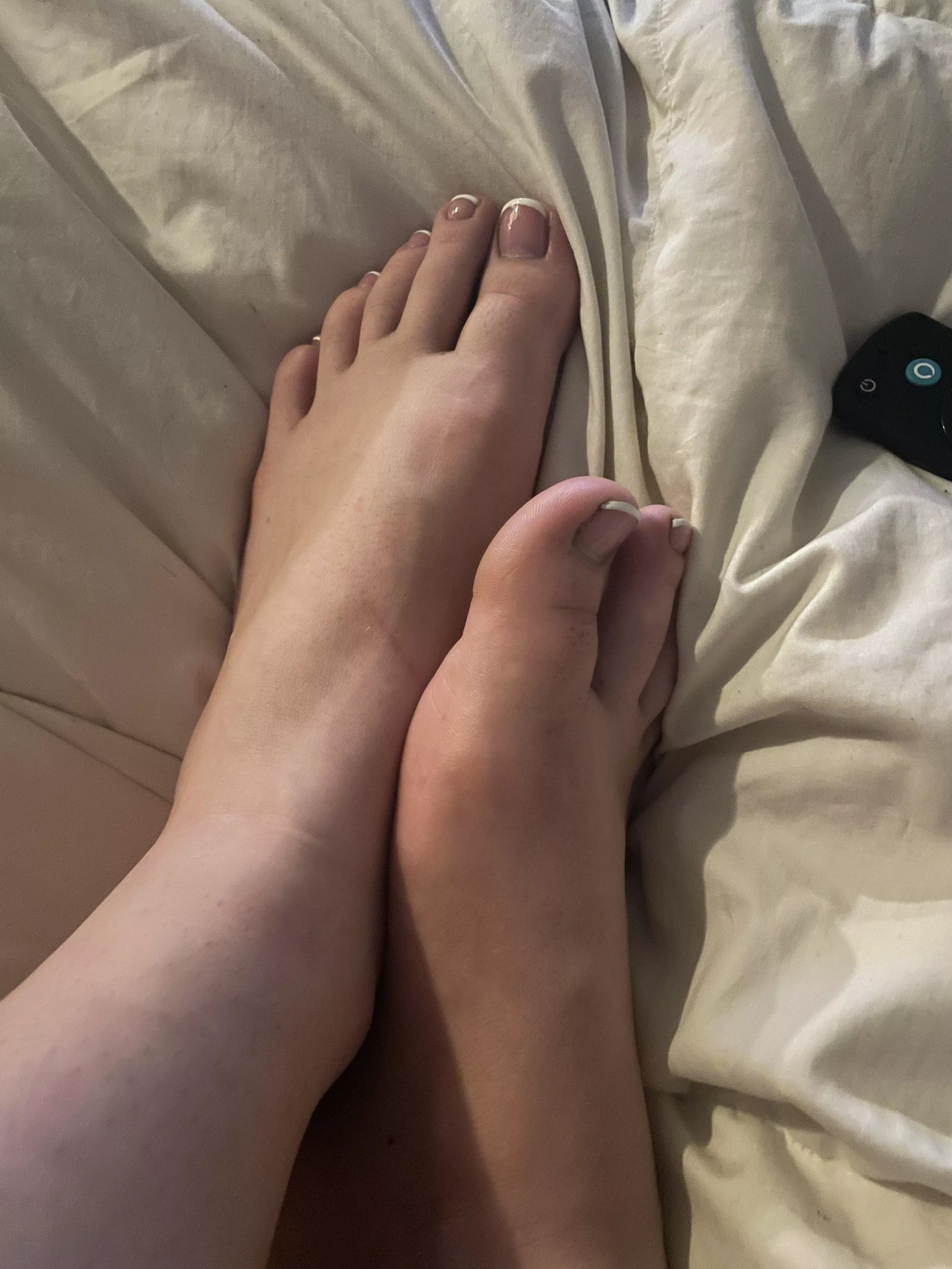 Rub my feet. [domme]