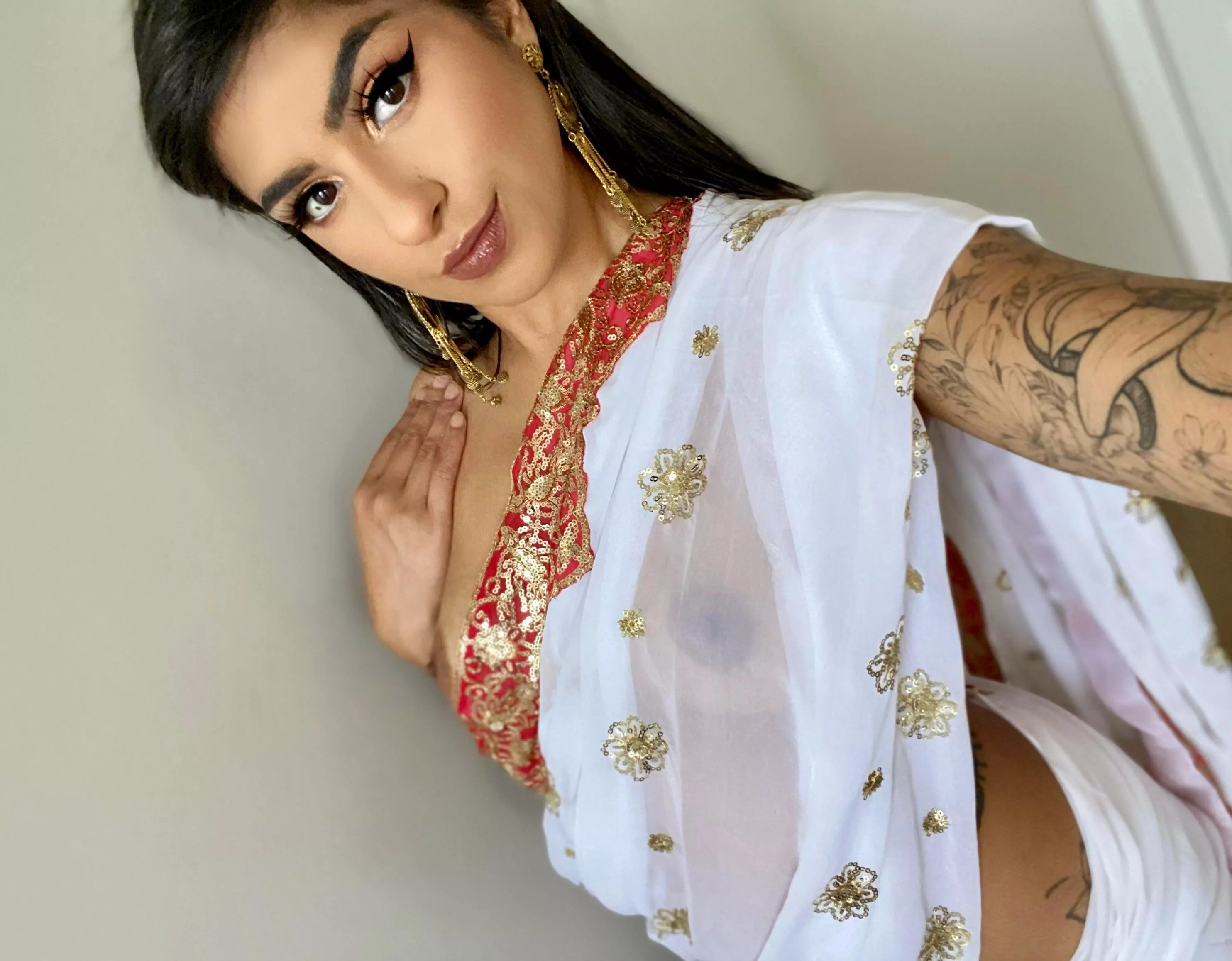 Sari, not sorry. 😼🇮🇳