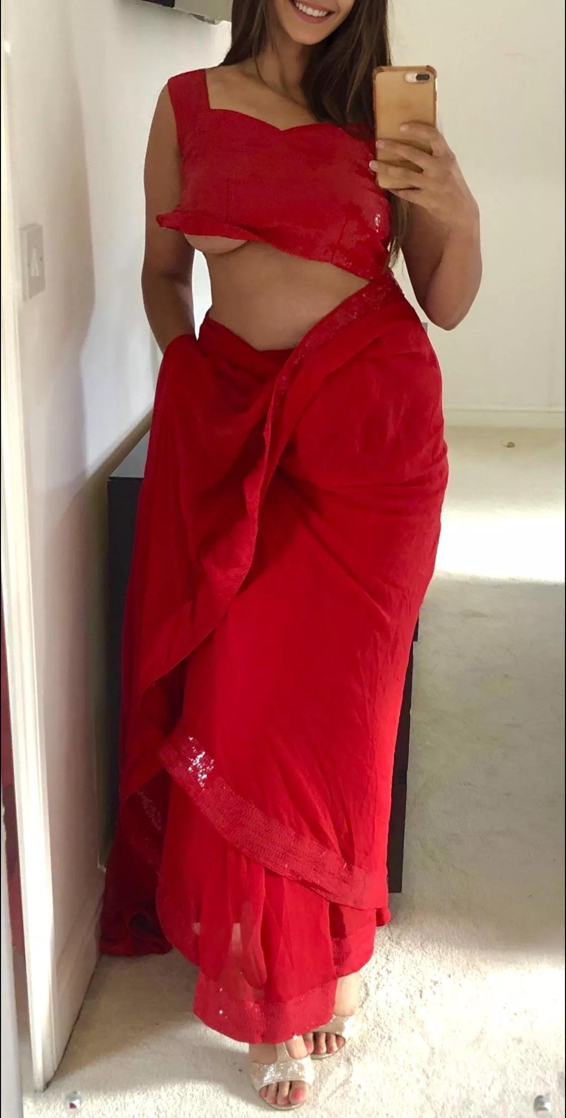 Sari underboob should be a new trend... British Punjabi Indian