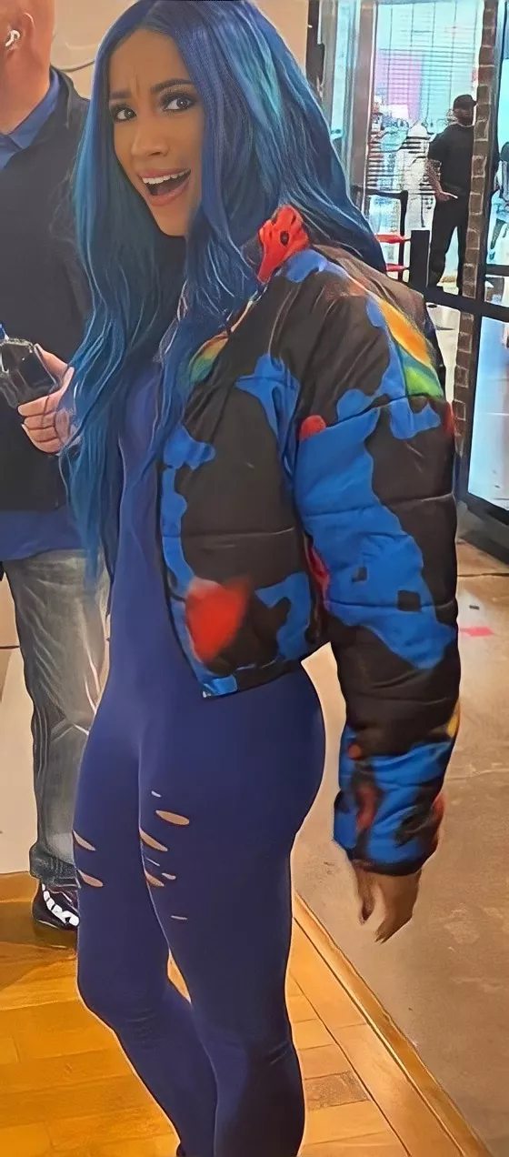 Sasha Banks tight.