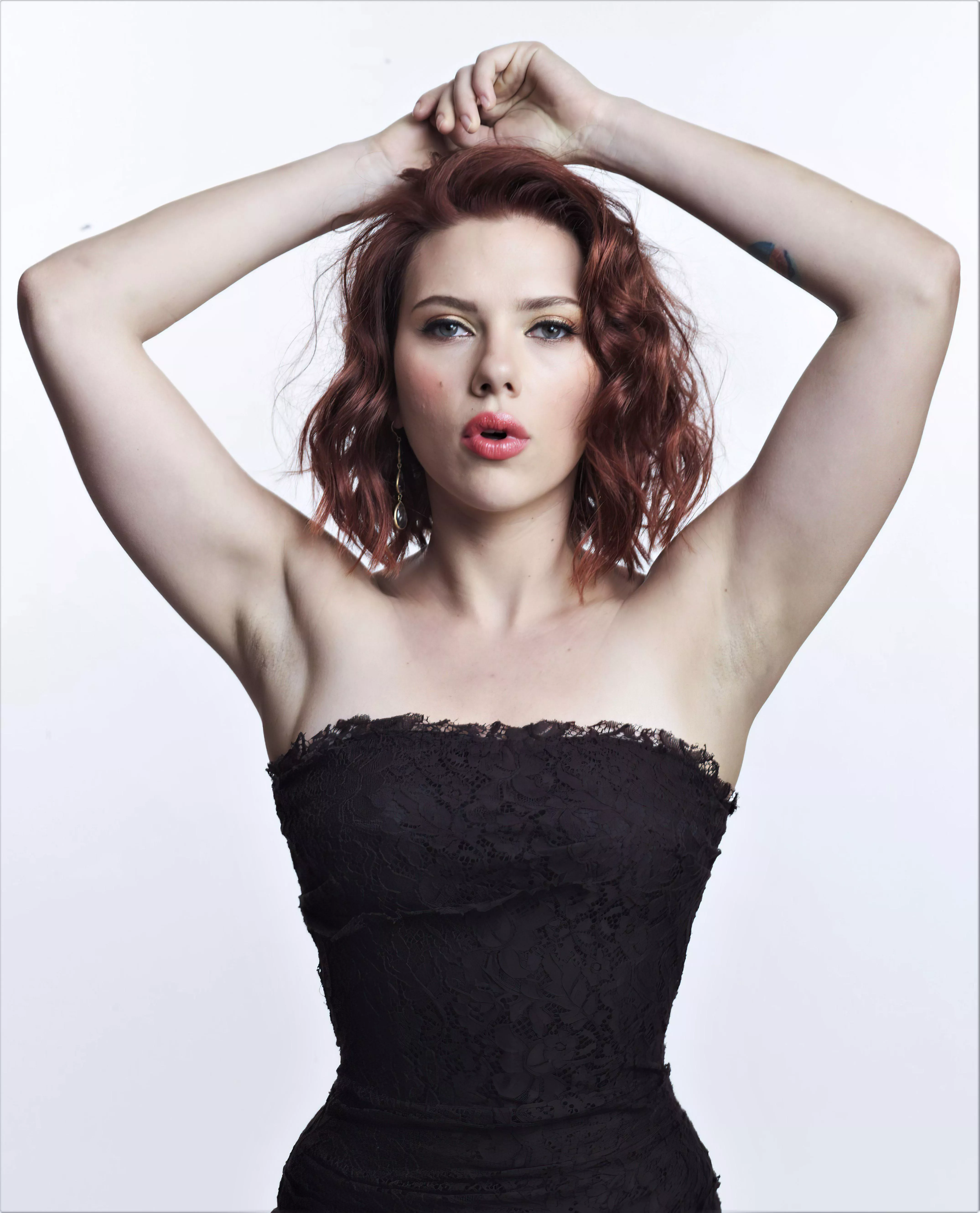 Scarlett Johansson has the sexiest armpits ever