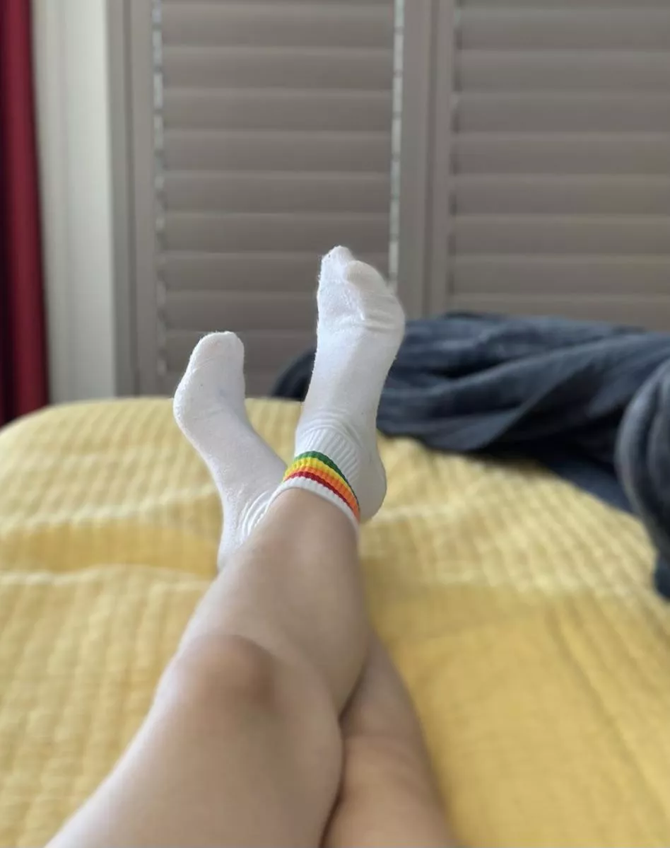 [selling] [us] cute but dangerously stinky rainbow socks!😉