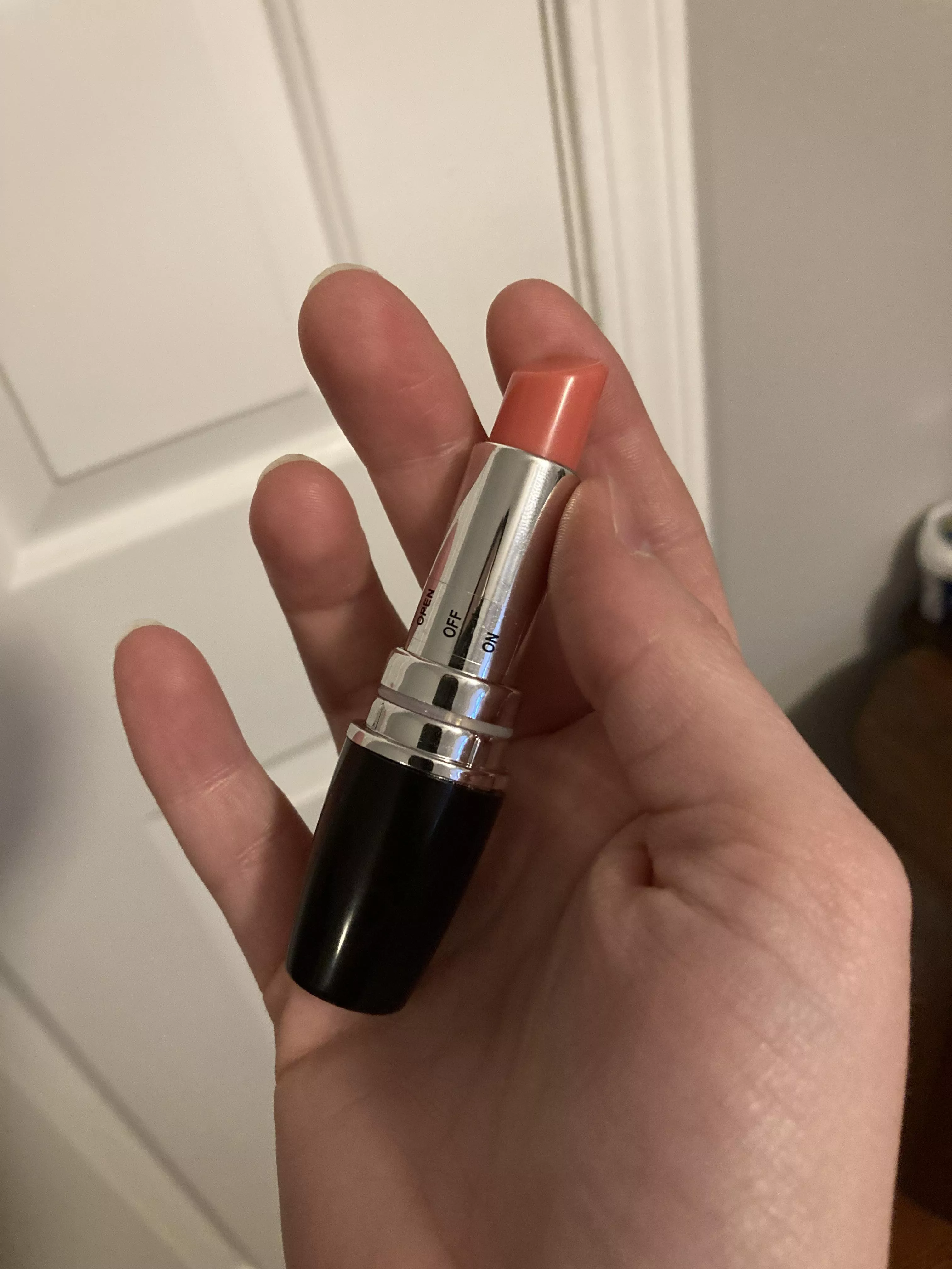 [Selling] used lipstick vibrator