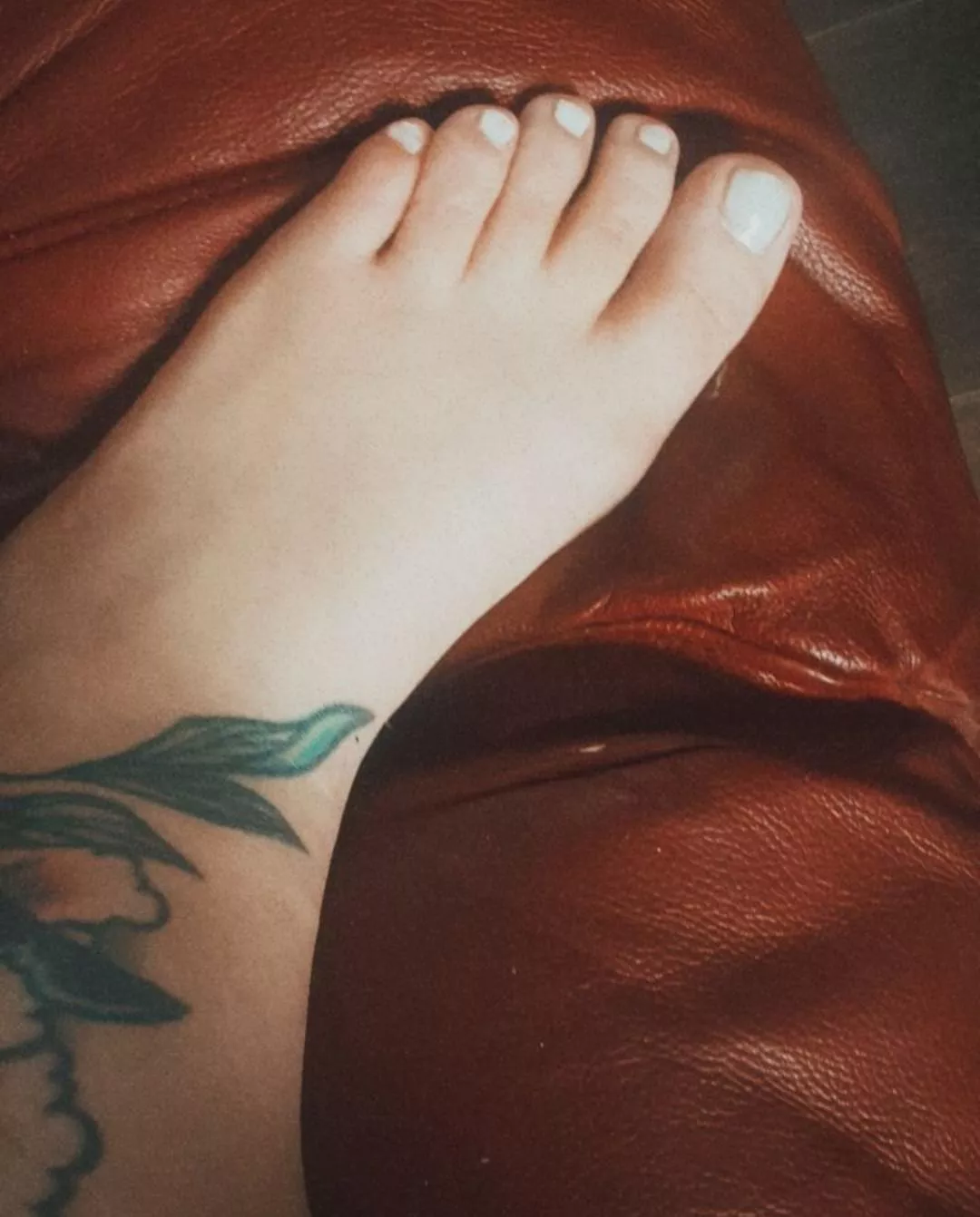 [selling][uk] white toes are just ðŸ˜ Kik lolasgoodies For prices