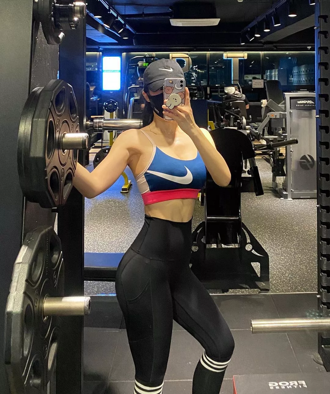 Sexy Asian Gym Girl