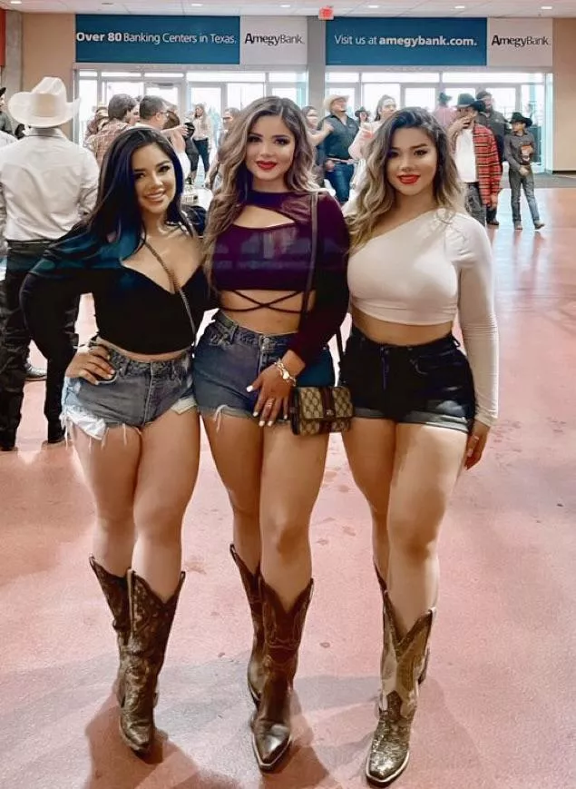 Sexy Cowgirls