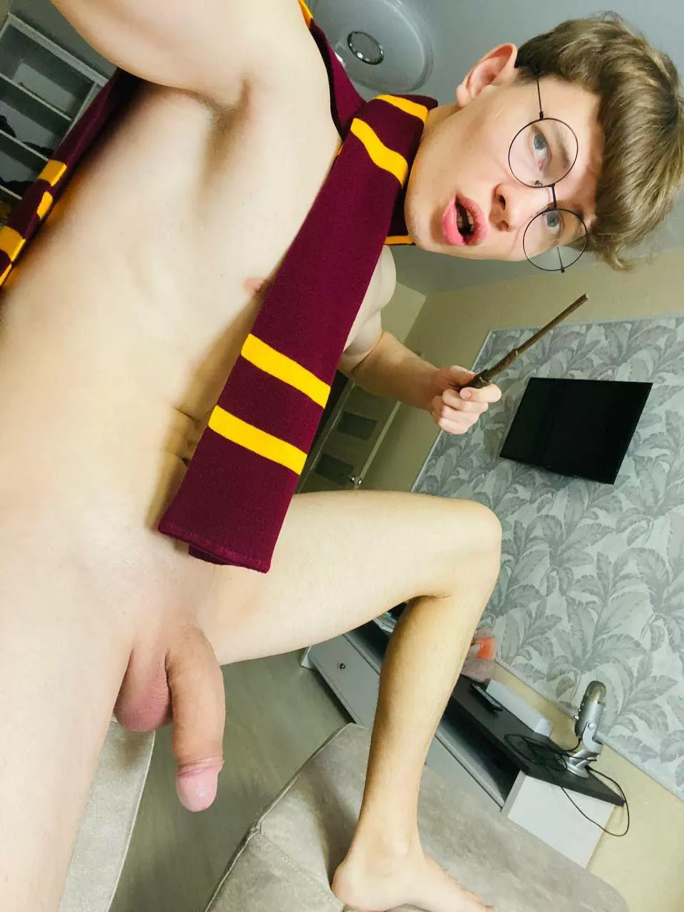 Sexy Harry and his huge cock