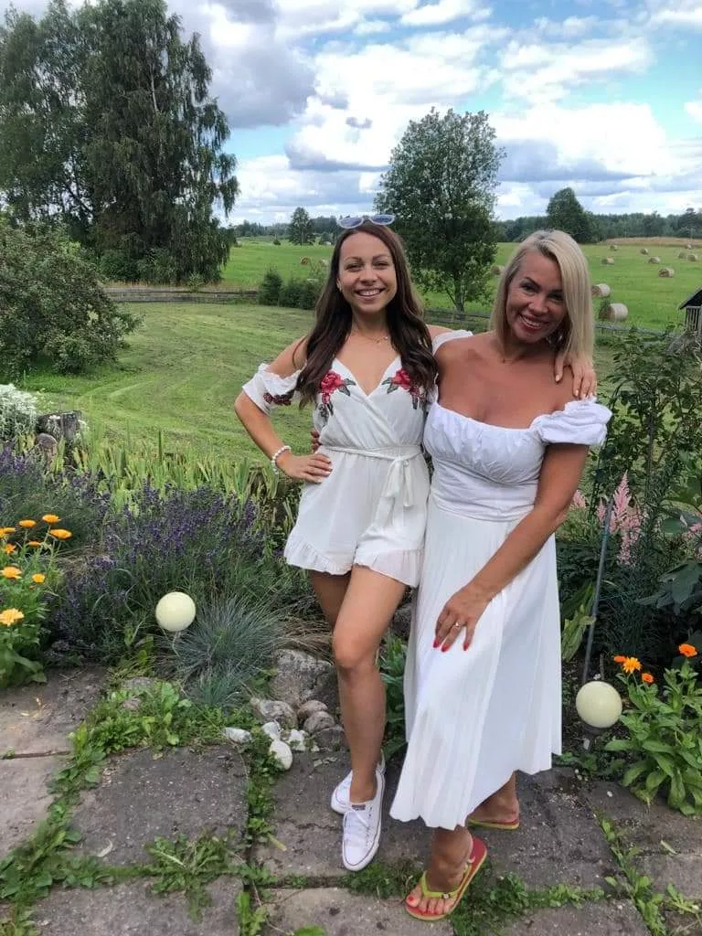 Sexy mom&daughter. Which you choose?