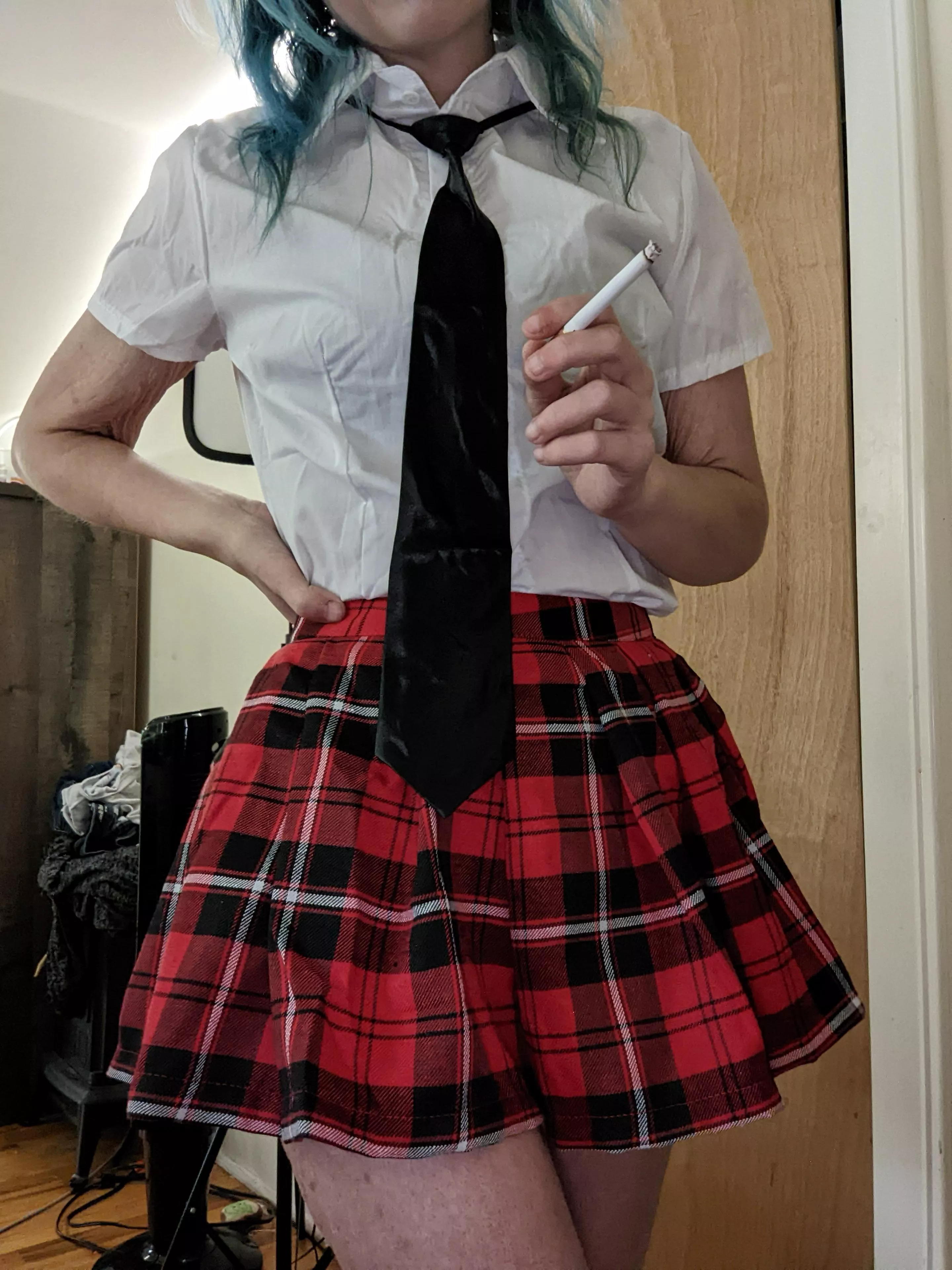 sexy school girl 🚬