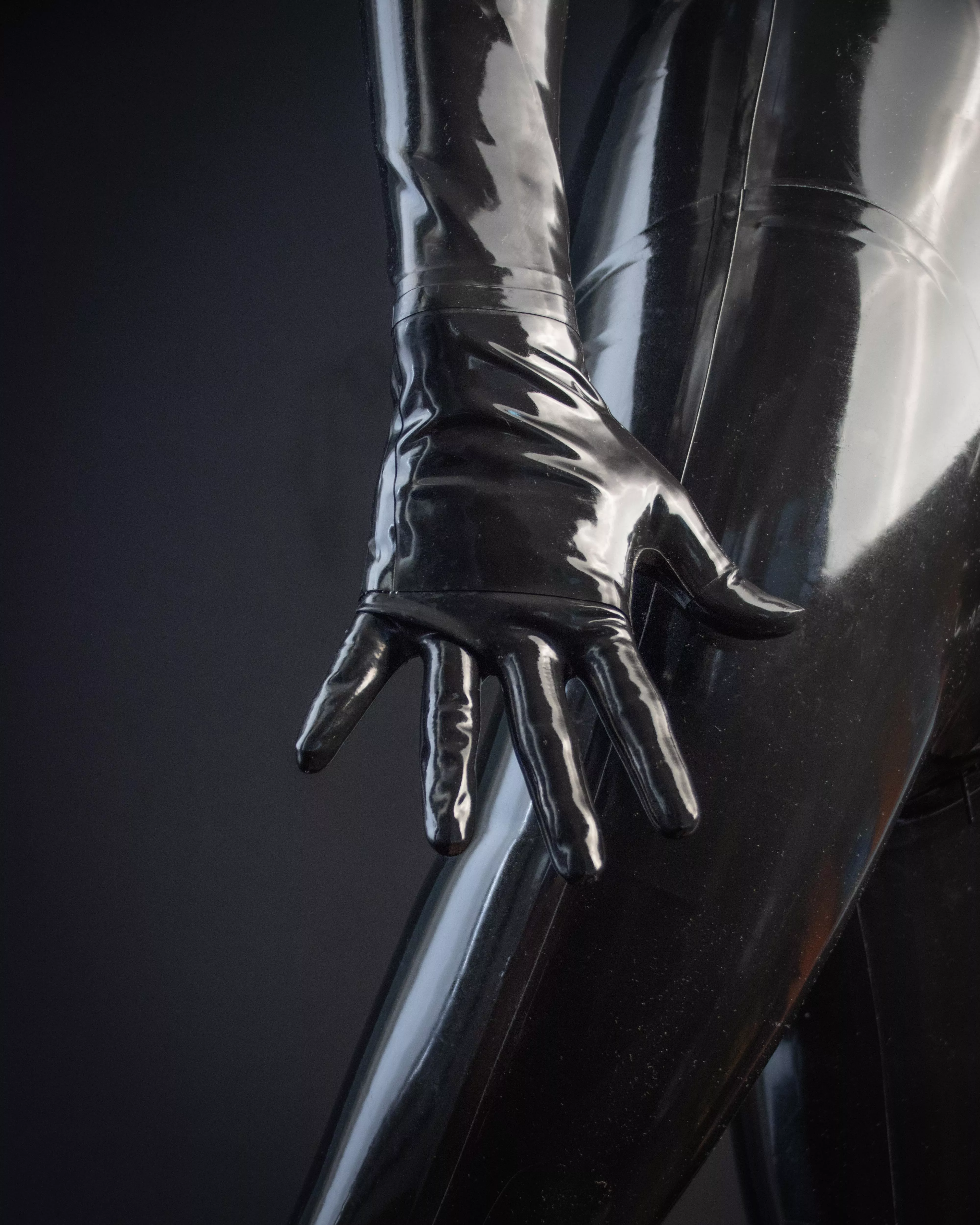 Shiny latex gloves? Yes please! 🖤