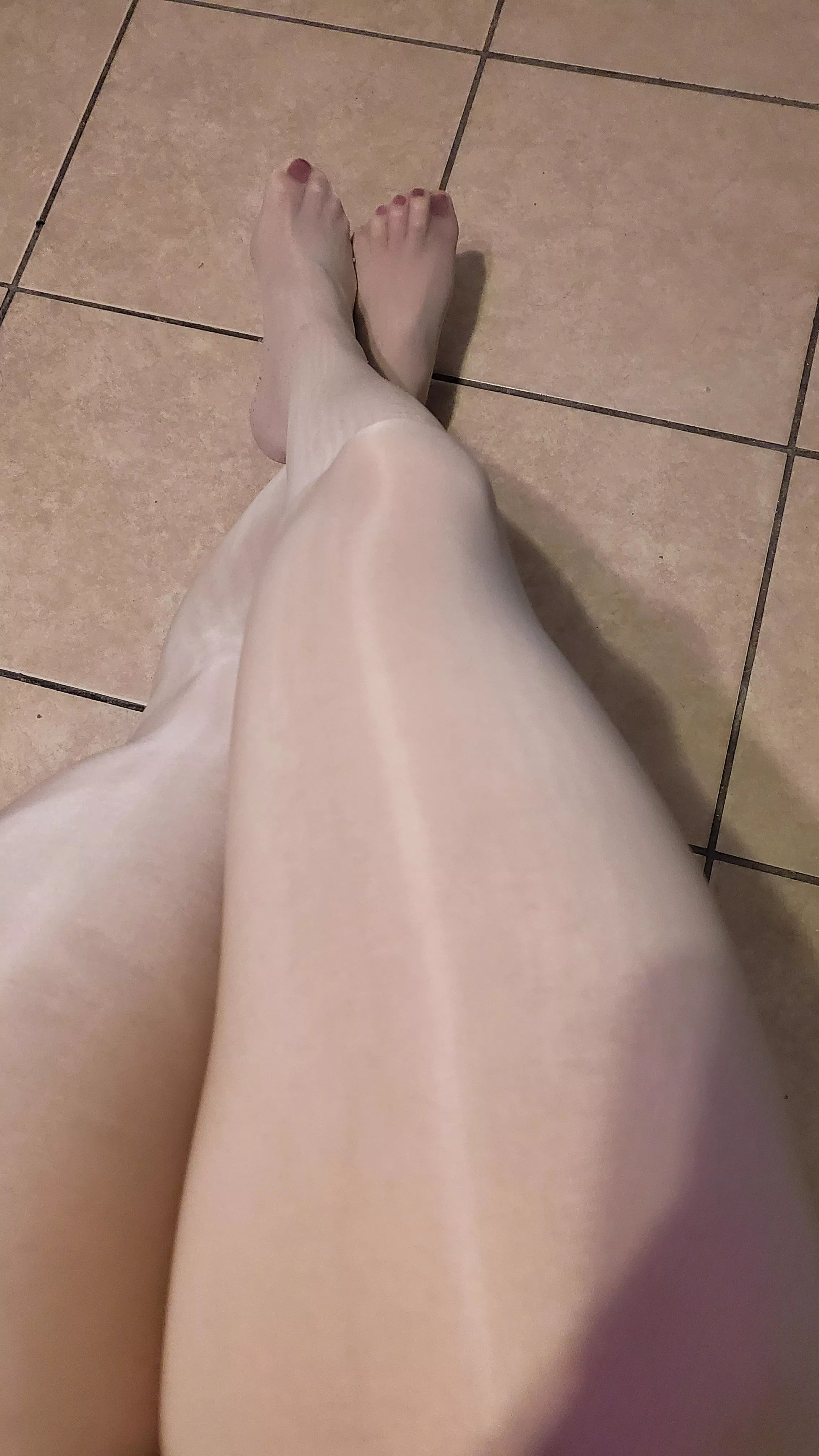 Shiny pantyhose 🥰