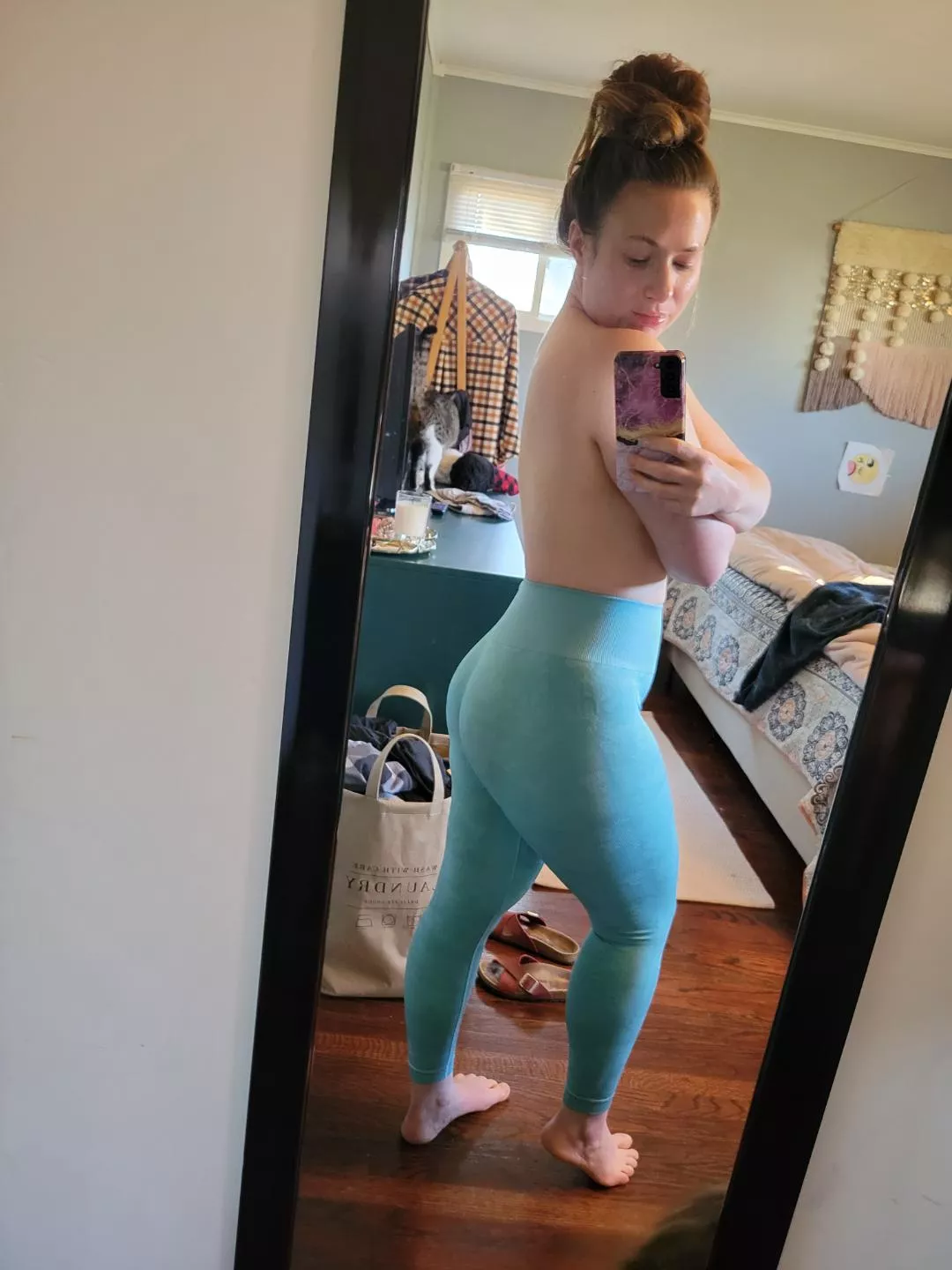 Short PAWG