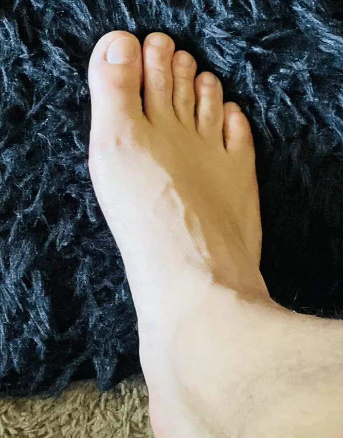 Should I paint my toes ?