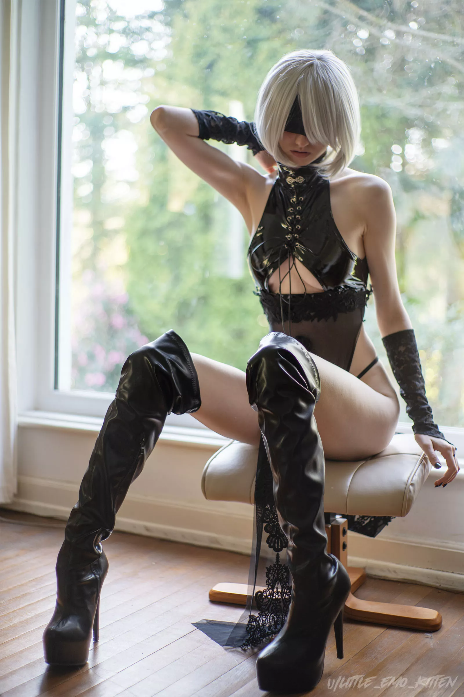 Should I wear my new 2B cosplay to comic con? 😋 [F]