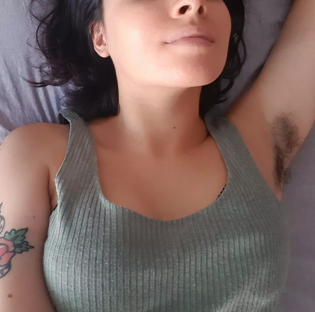 should my armpit hair be longer?