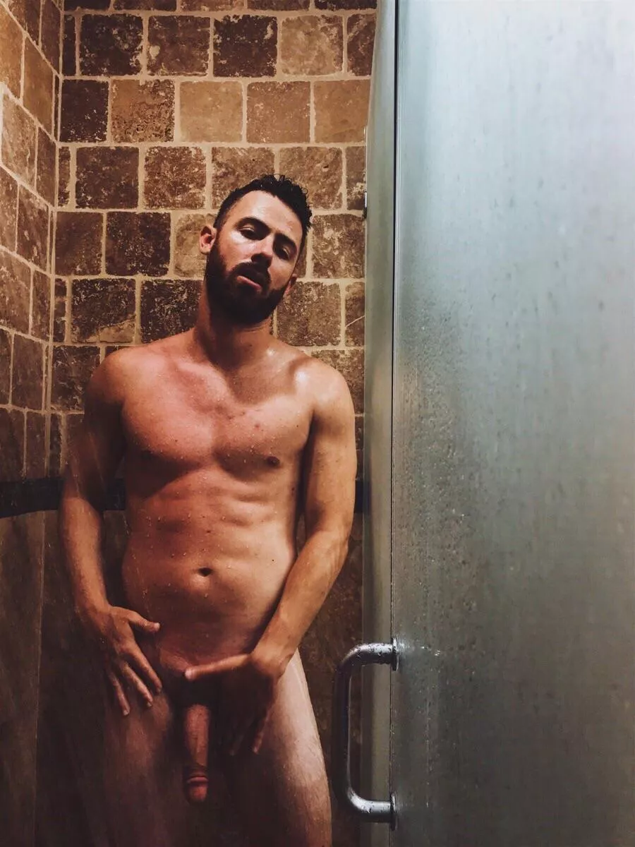 Shower distraction 🚿// m32