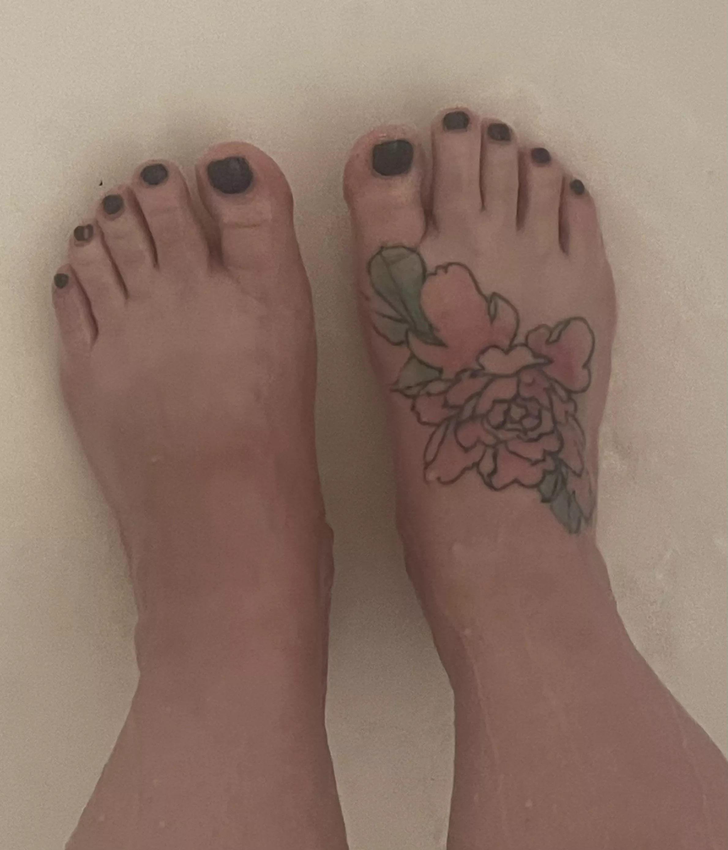 Shower feet ðŸ’¦