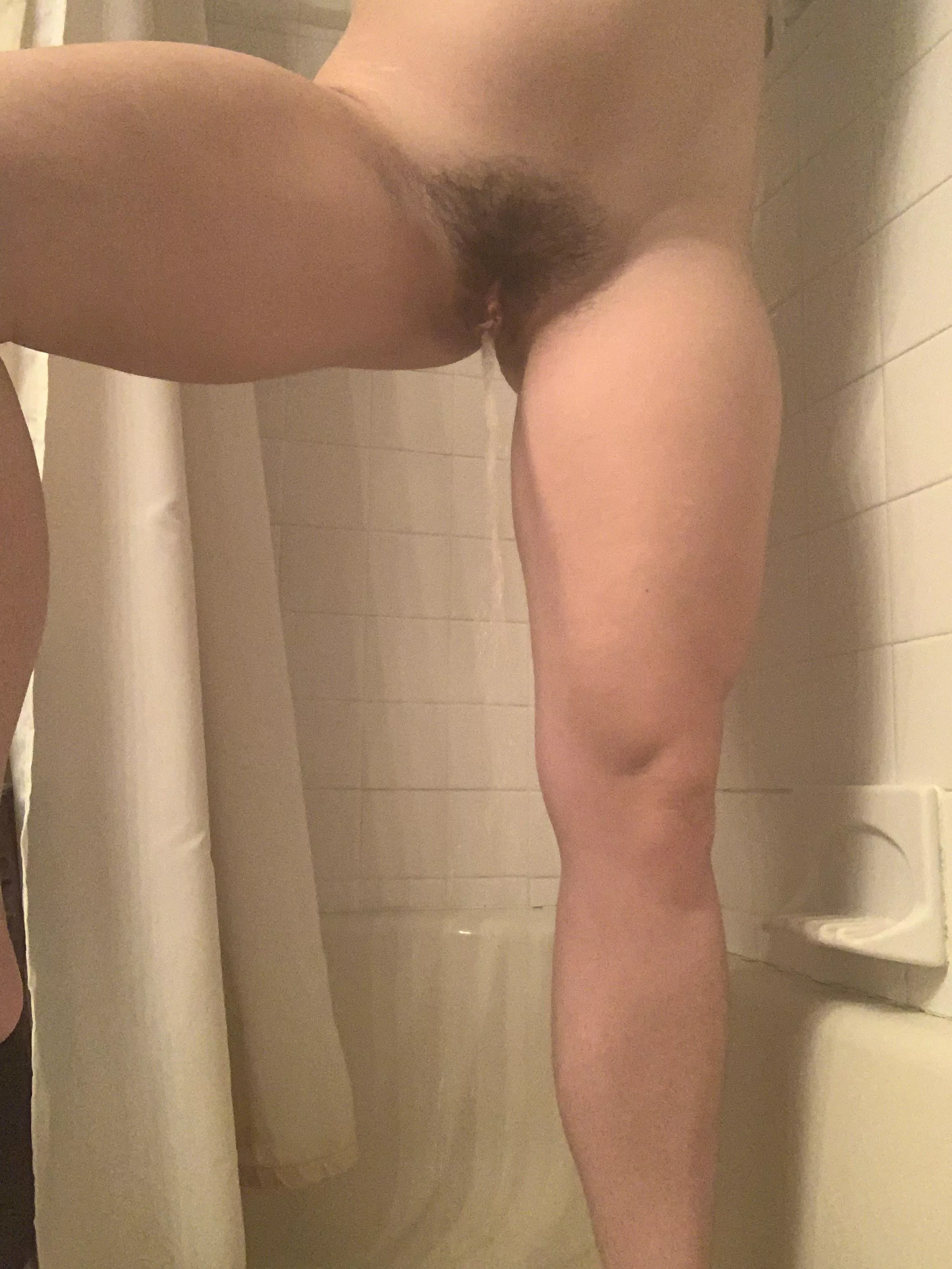 Shower pee ðŸ˜‹