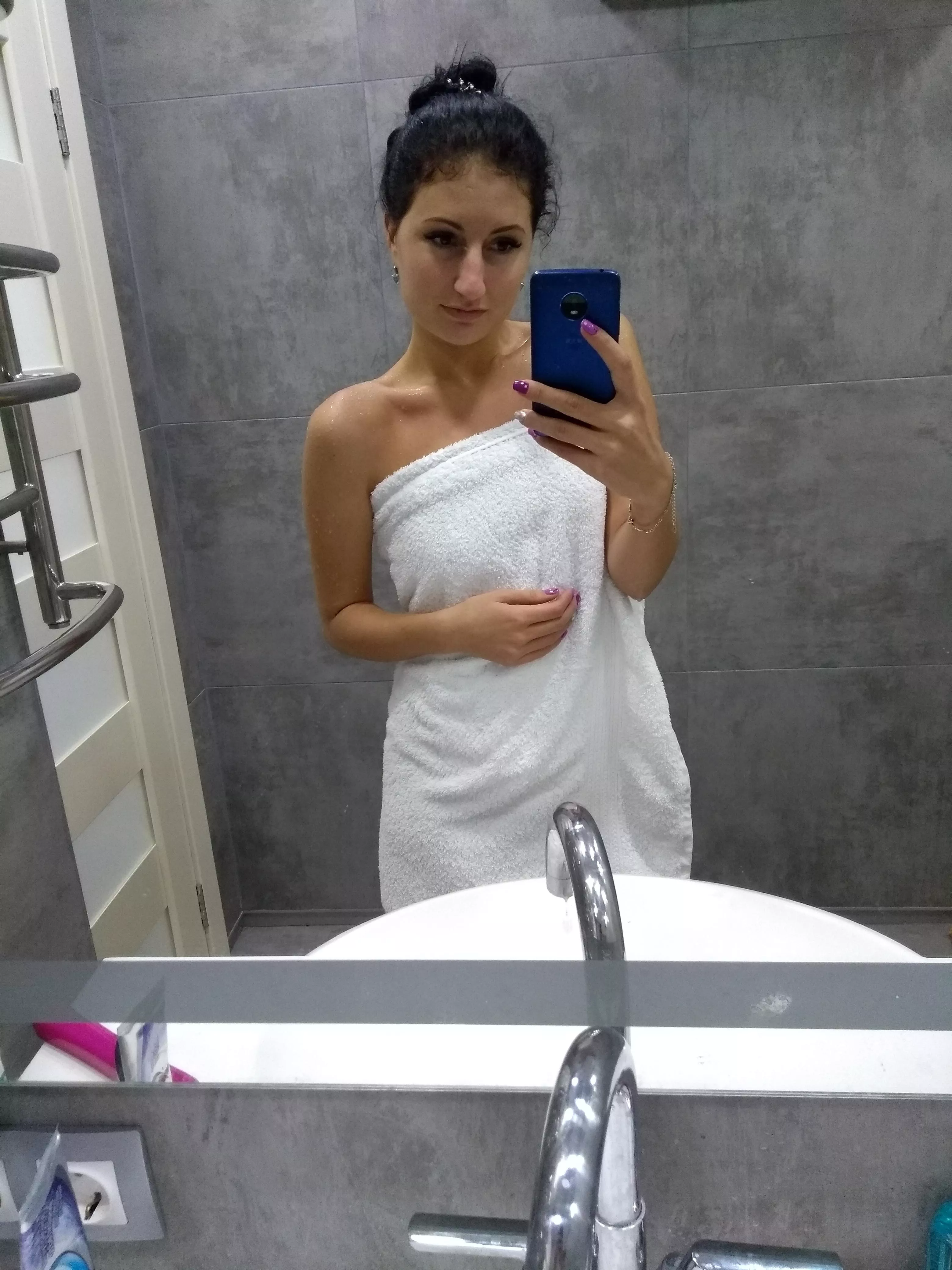 Shower selfie Ukrainian girl 🇺🇦