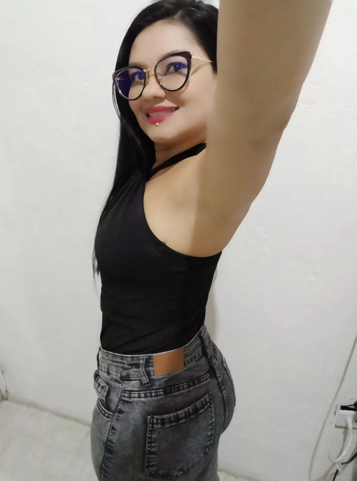 Showing you my armpits before I leave the house ðŸ˜‰