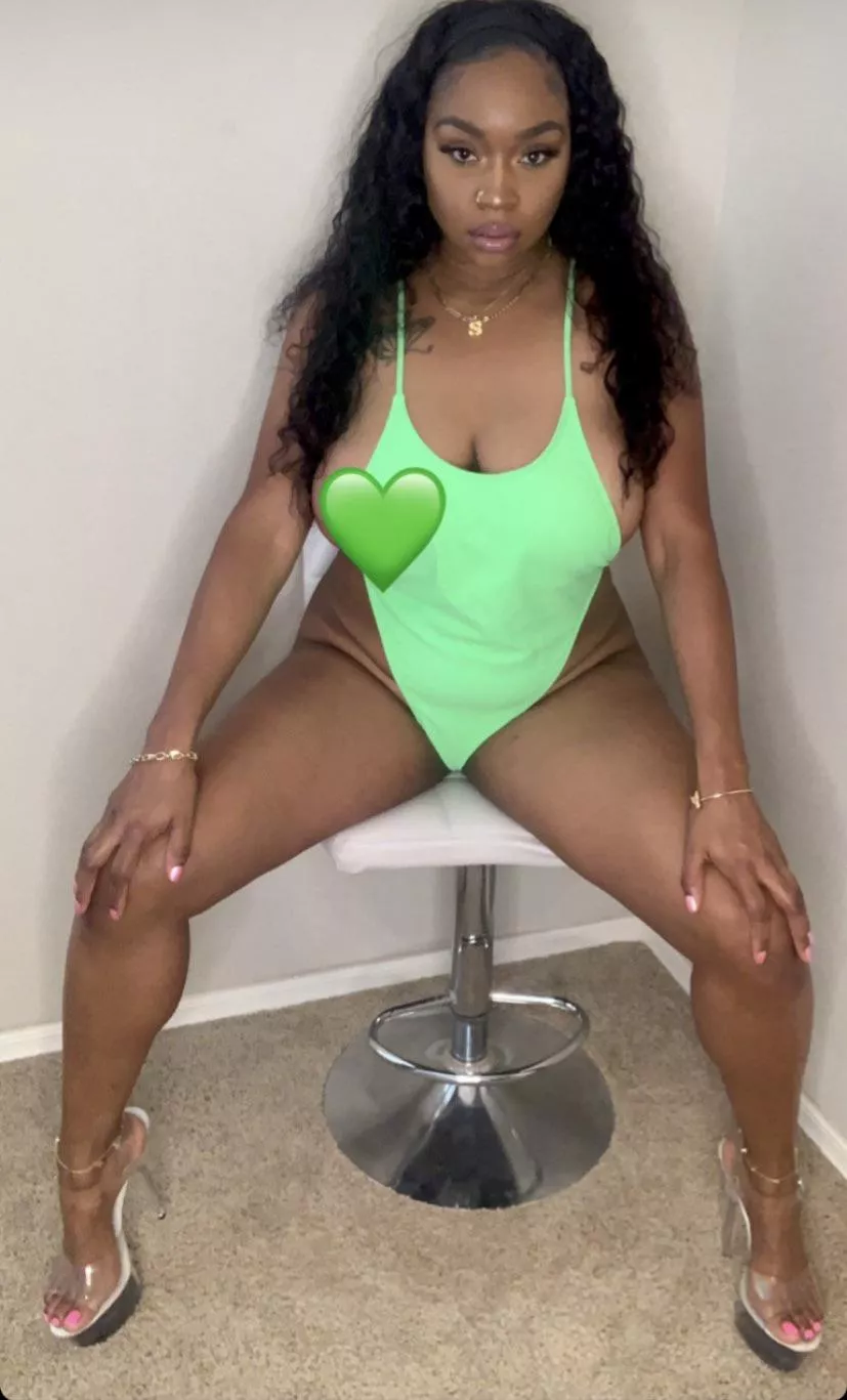 Sitting pretty ðŸ’š