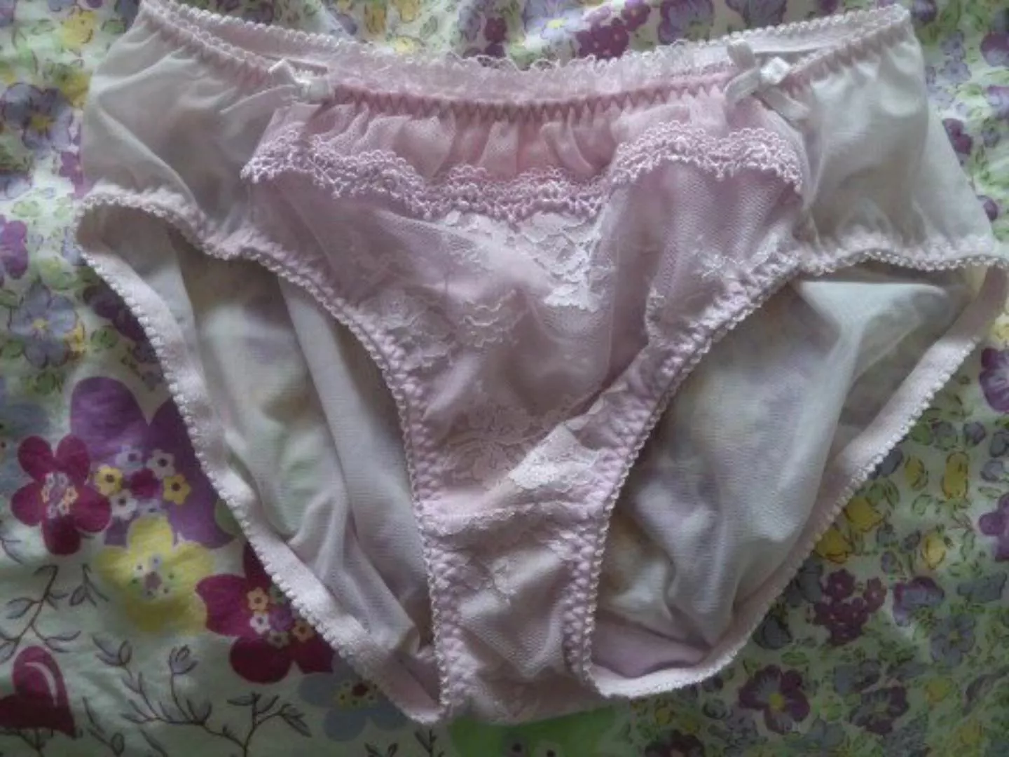 slutty older cousin's panties pls tell me how to sexy play this whor's panties and sexabuse her with me