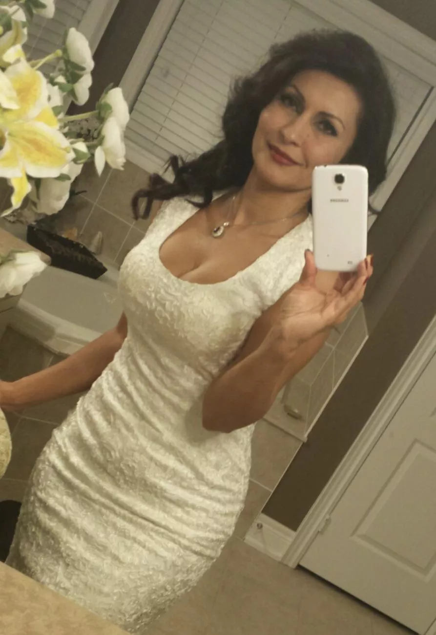 Smash or pass Persian milf?