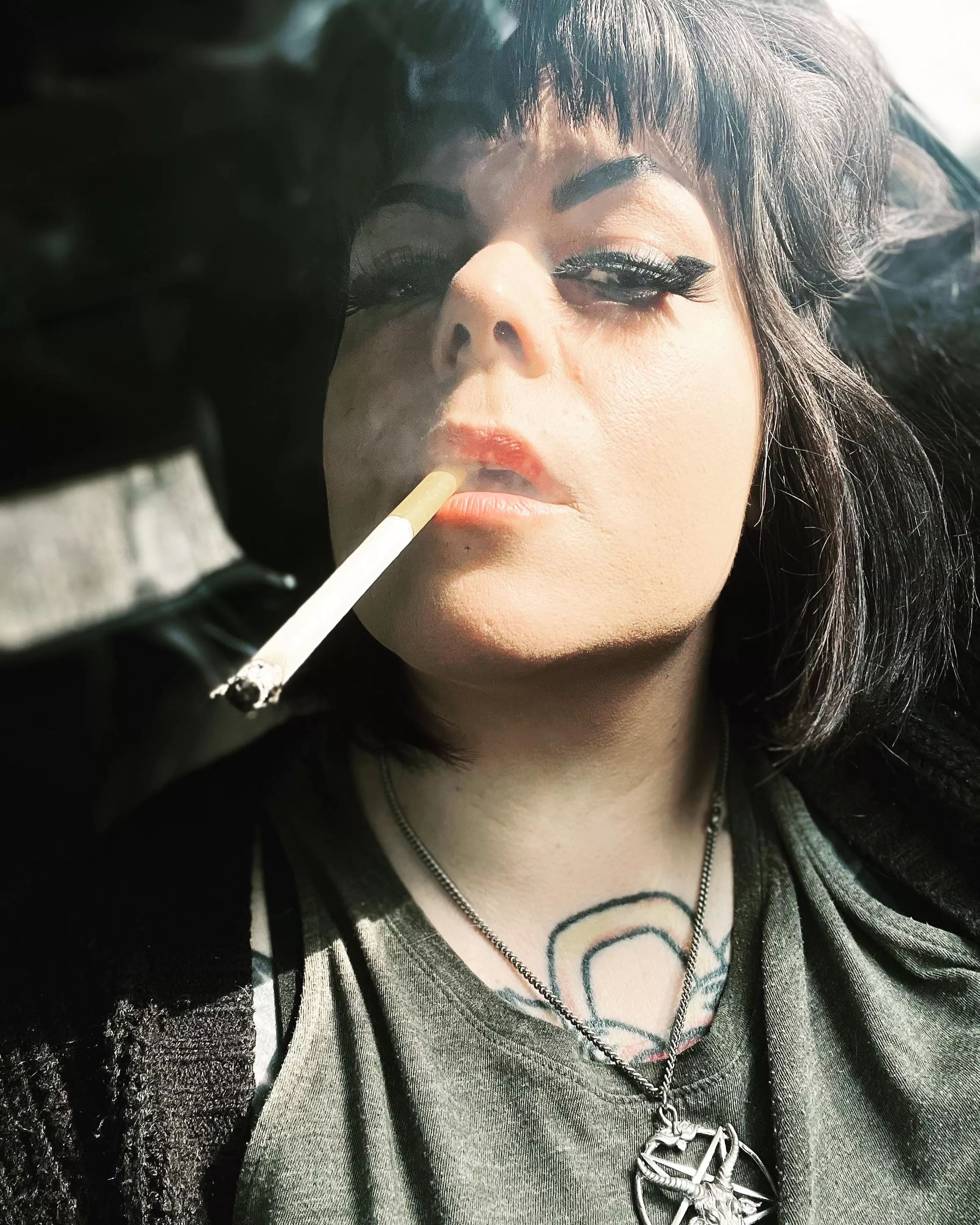 Smoking on a SaturdayðŸ’‹ðŸ–¤ðŸš¬