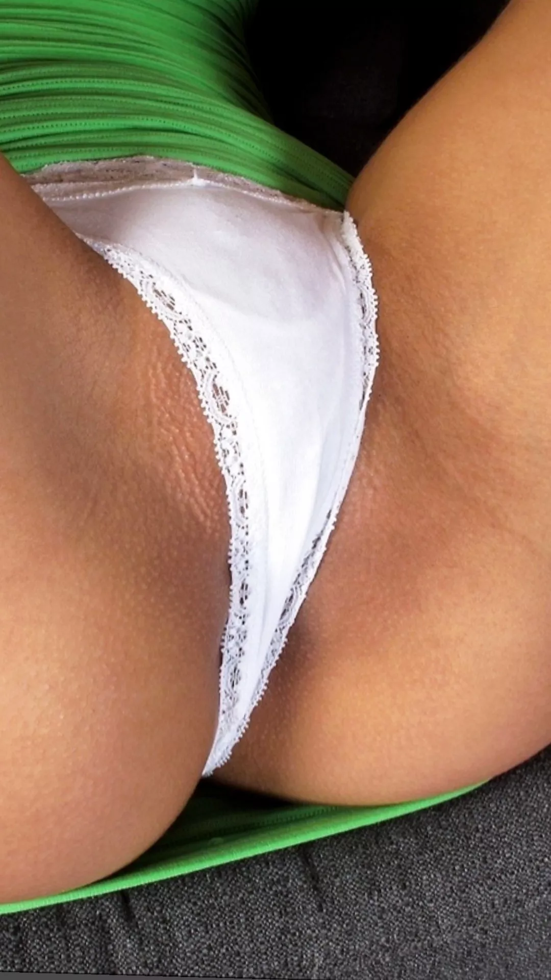 Smooth white gusset