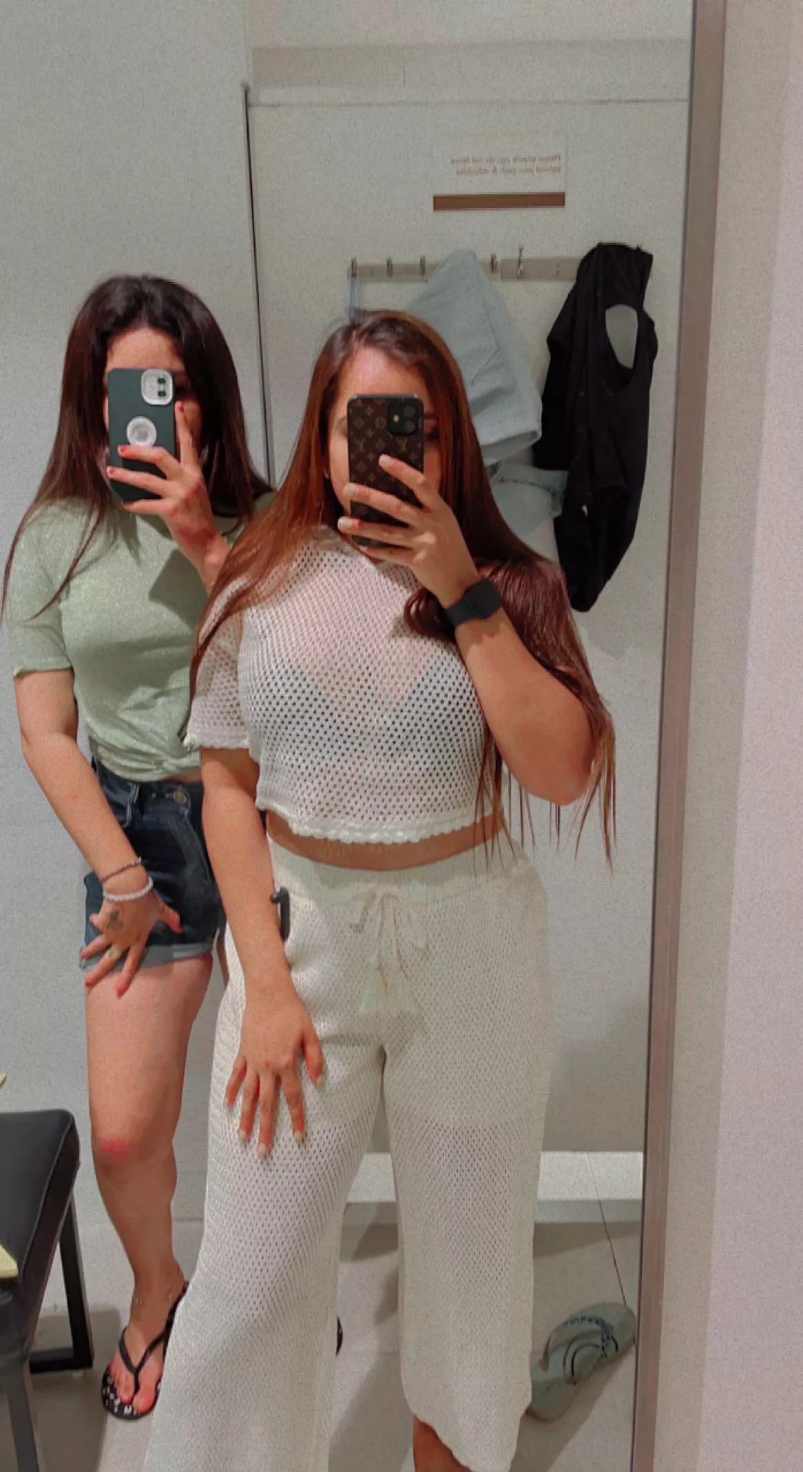 Sneaking together into Changing rooms [F][F]😈