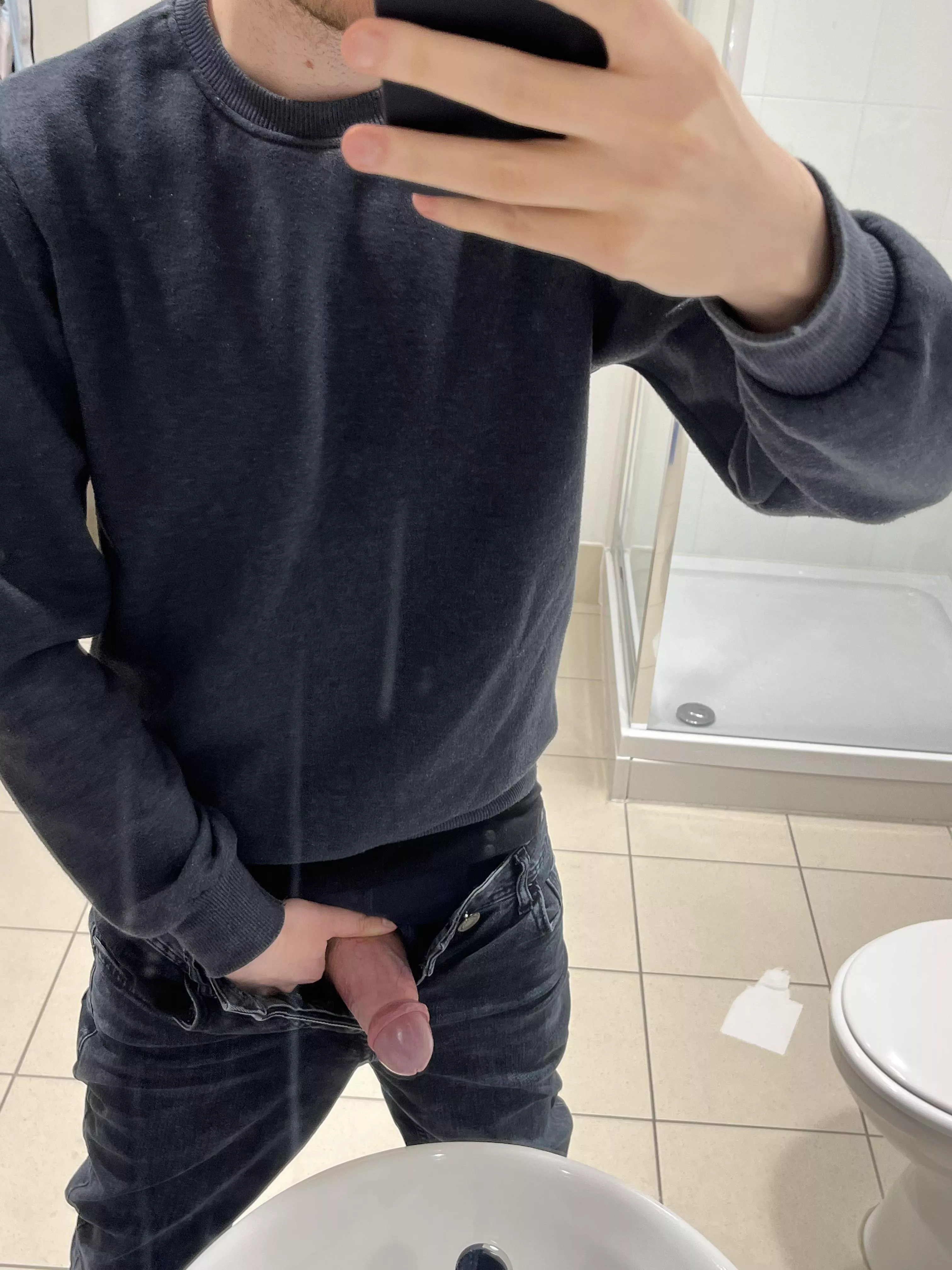 So horny at work I wish someone could lend a hand