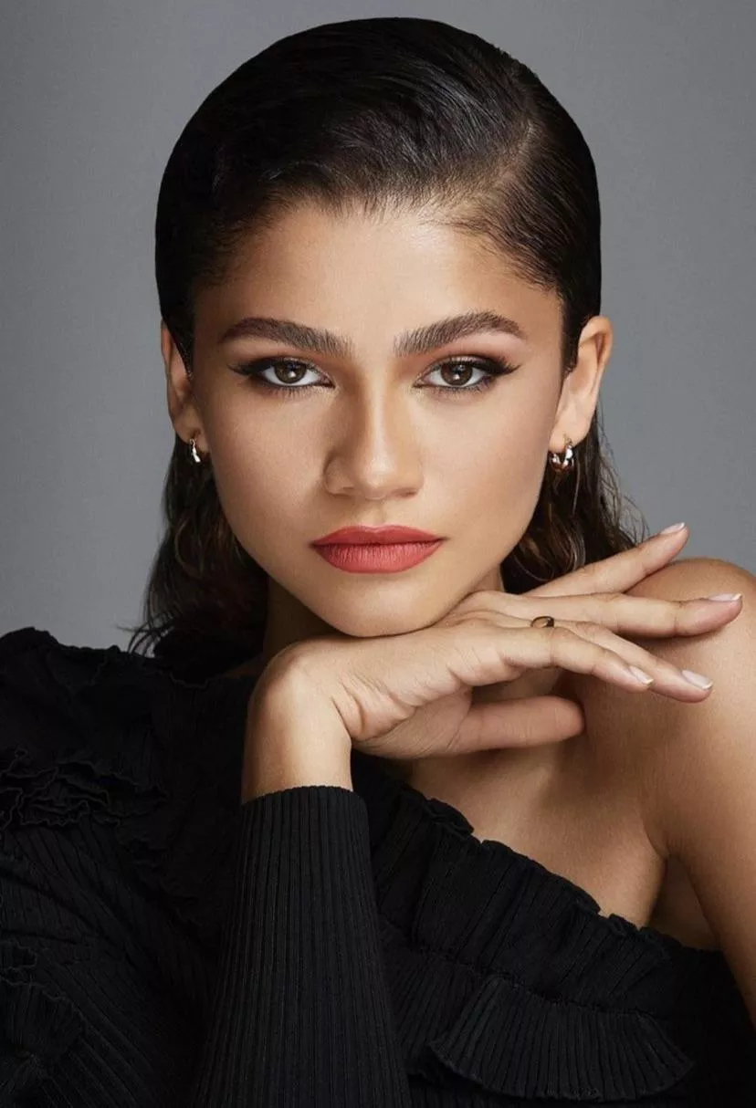 So horny for Zendaya right now! Can any buds please milk me to her?