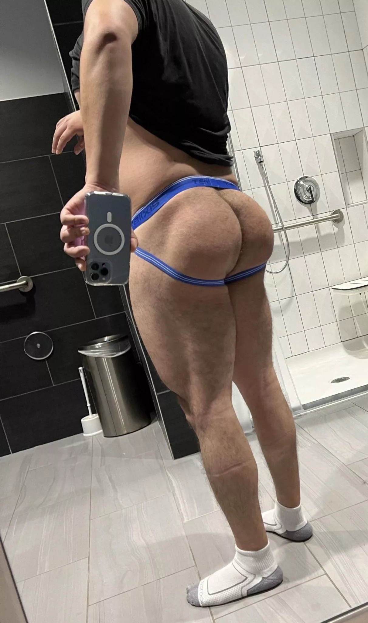 Some gym shower fun. 😘