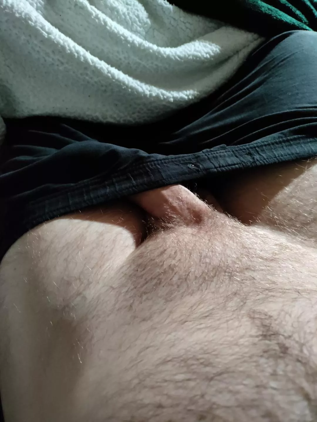 Someone pull this out and rub against me 😍 DMs open!